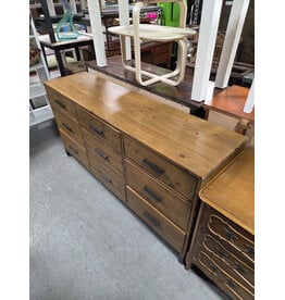 Gatlin 9-Drawer Dresser
