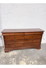 Kincaid Chateau Royale 8-Drawer Dresser