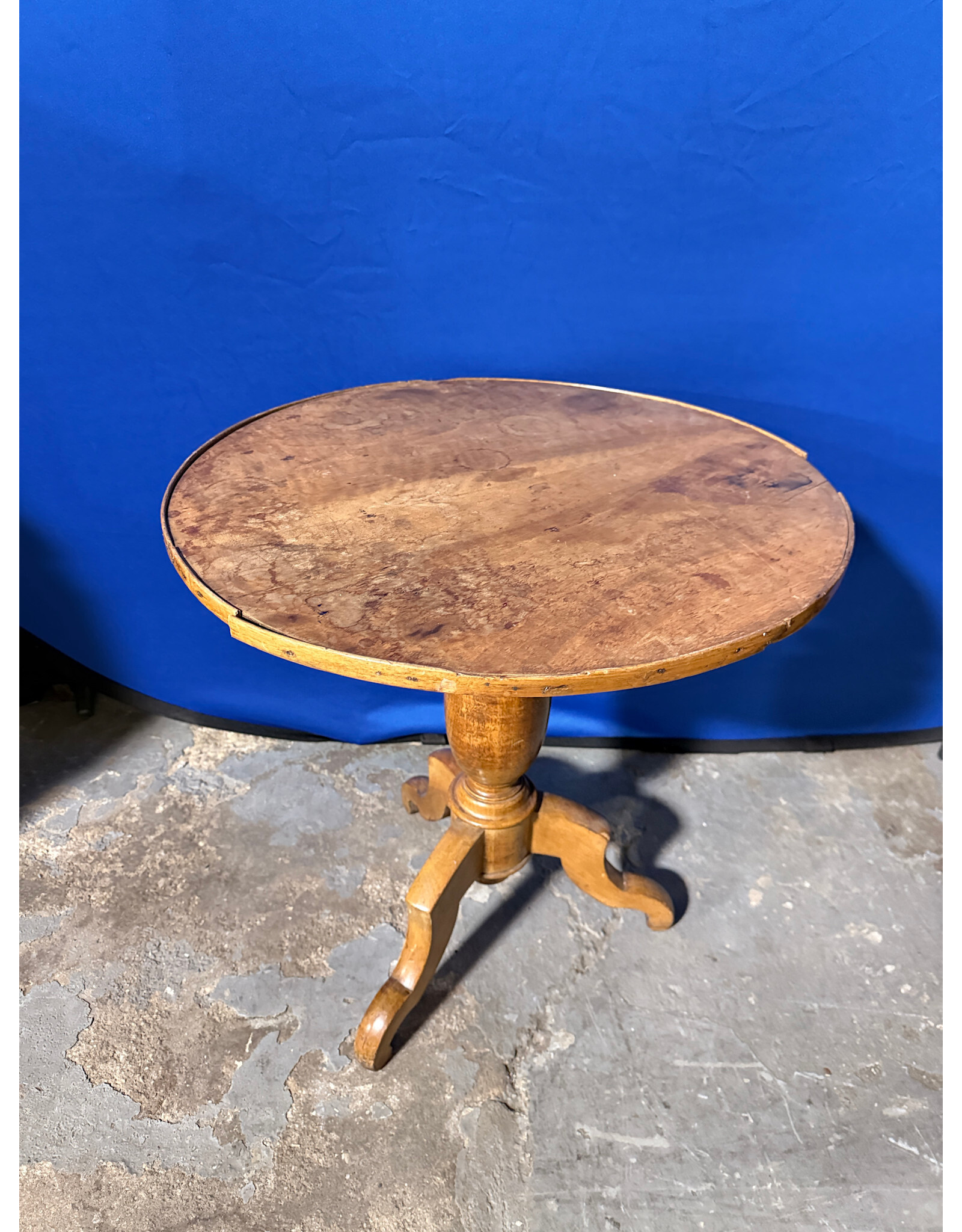 Antique English 19th-Century Style Alder Root or Burr Birch Tilt-Top Table