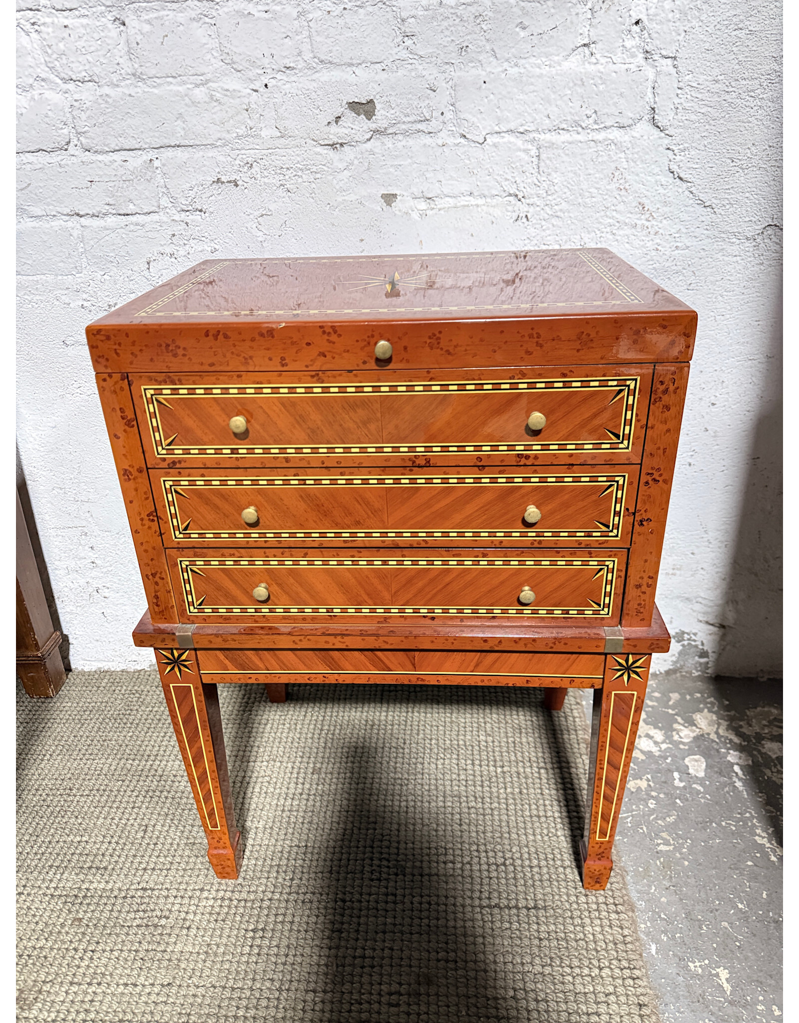 Vtg Italian Parquetry Inlaid Cigar Humidor Chest on Stand Side Table Hepplewhite