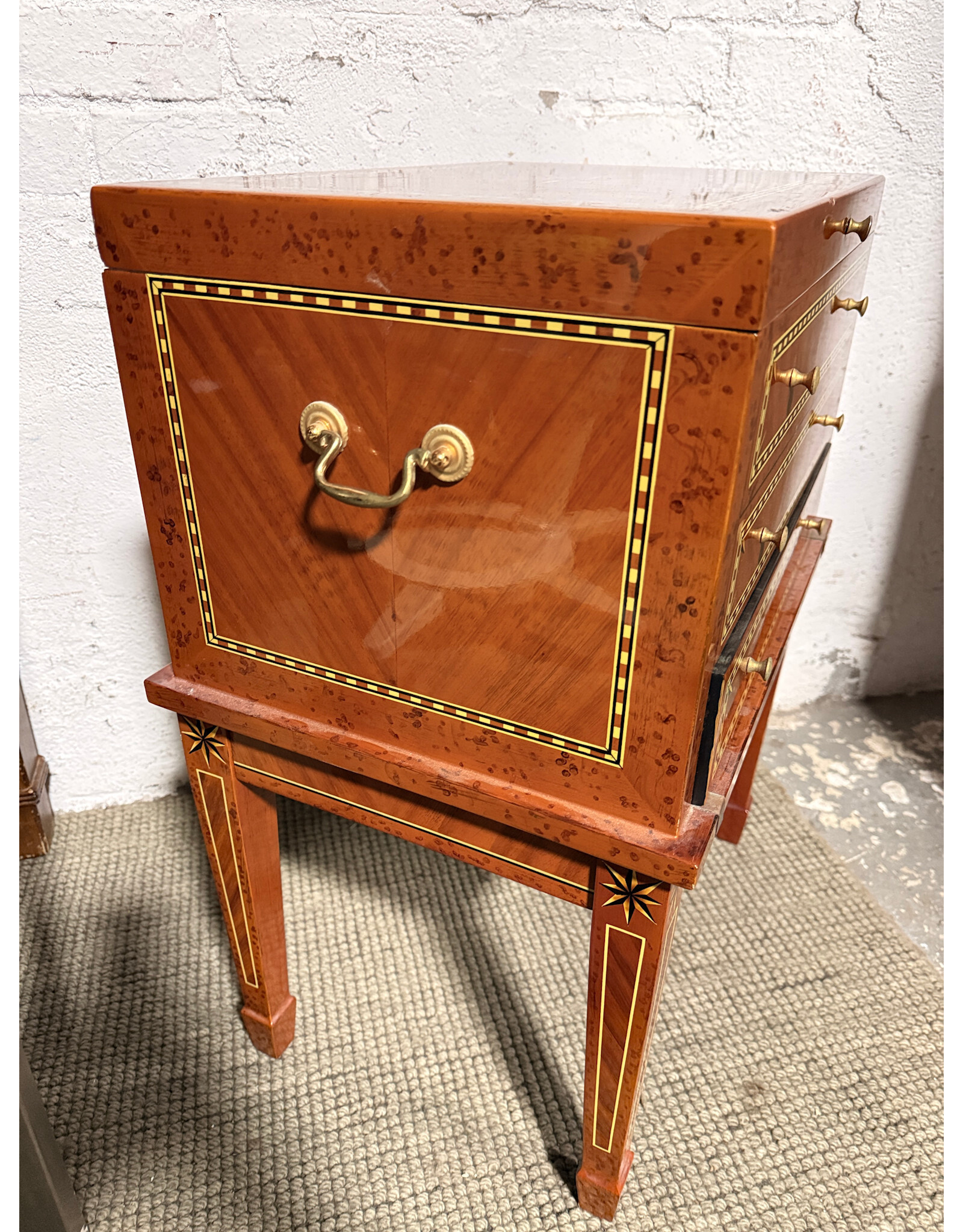 Vtg Italian Parquetry Inlaid Cigar Humidor Chest on Stand Side Table Hepplewhite