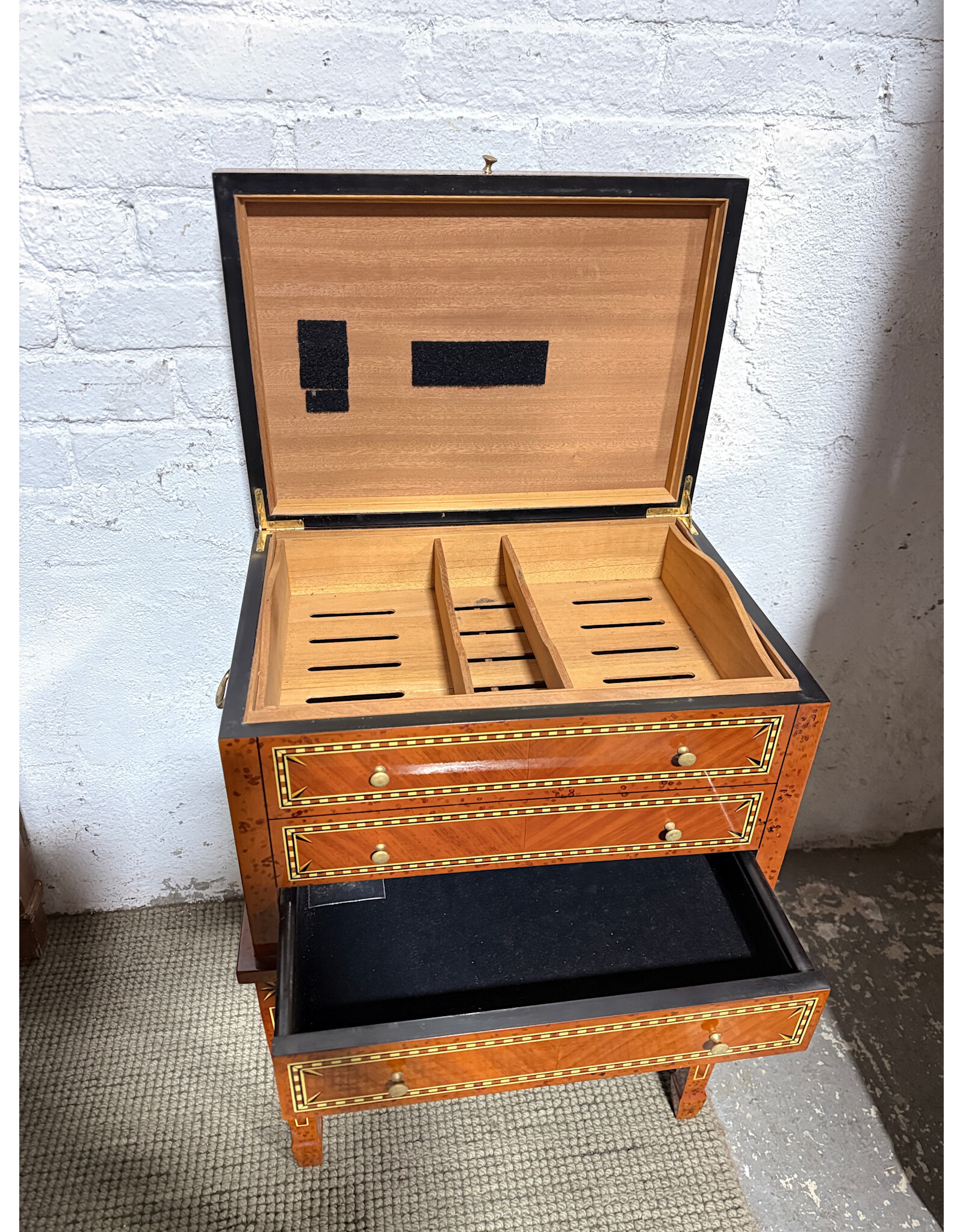 Vtg Italian Parquetry Inlaid Cigar Humidor Chest on Stand Side Table Hepplewhite