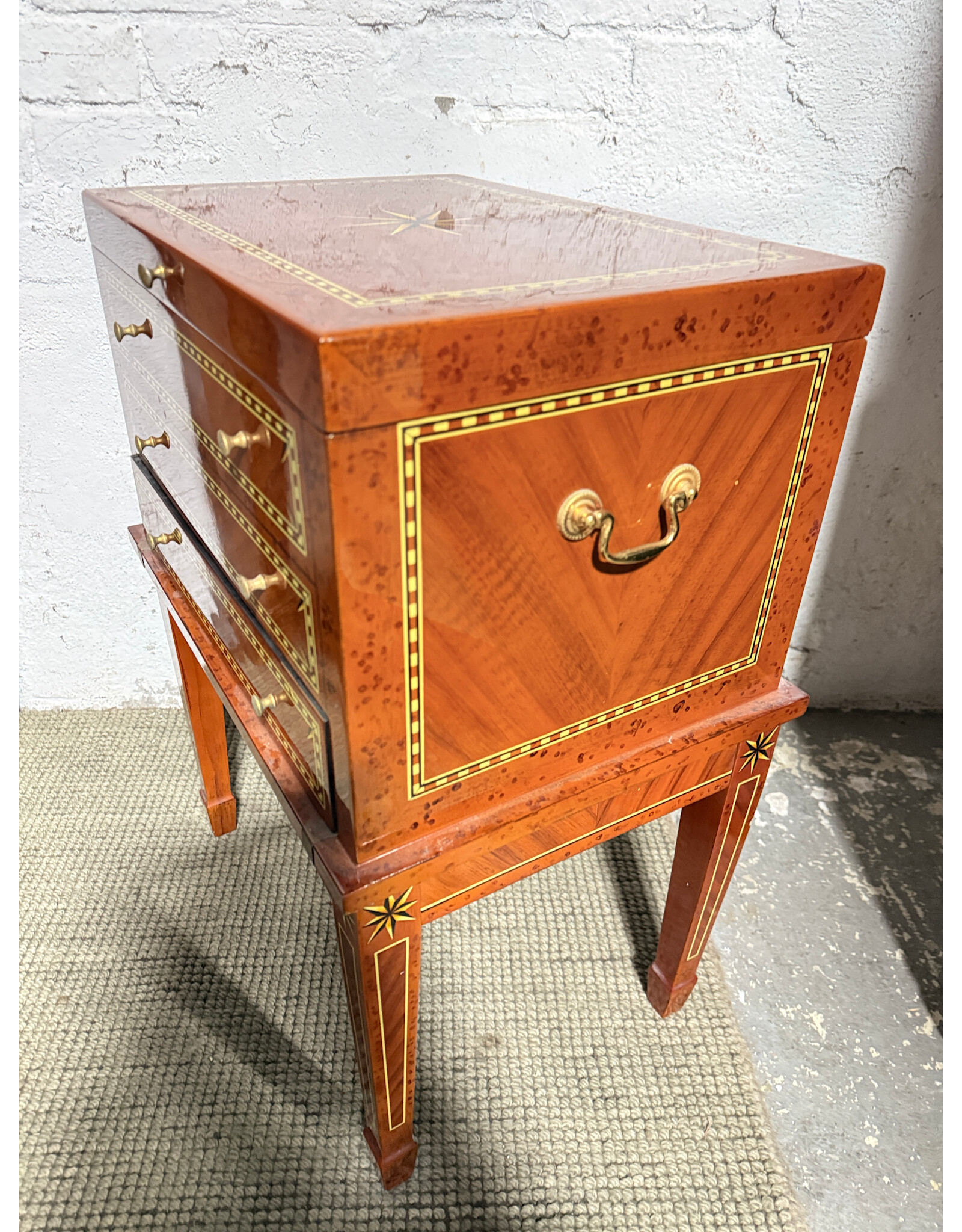 Vtg Italian Parquetry Inlaid Cigar Humidor Chest on Stand Side Table Hepplewhite