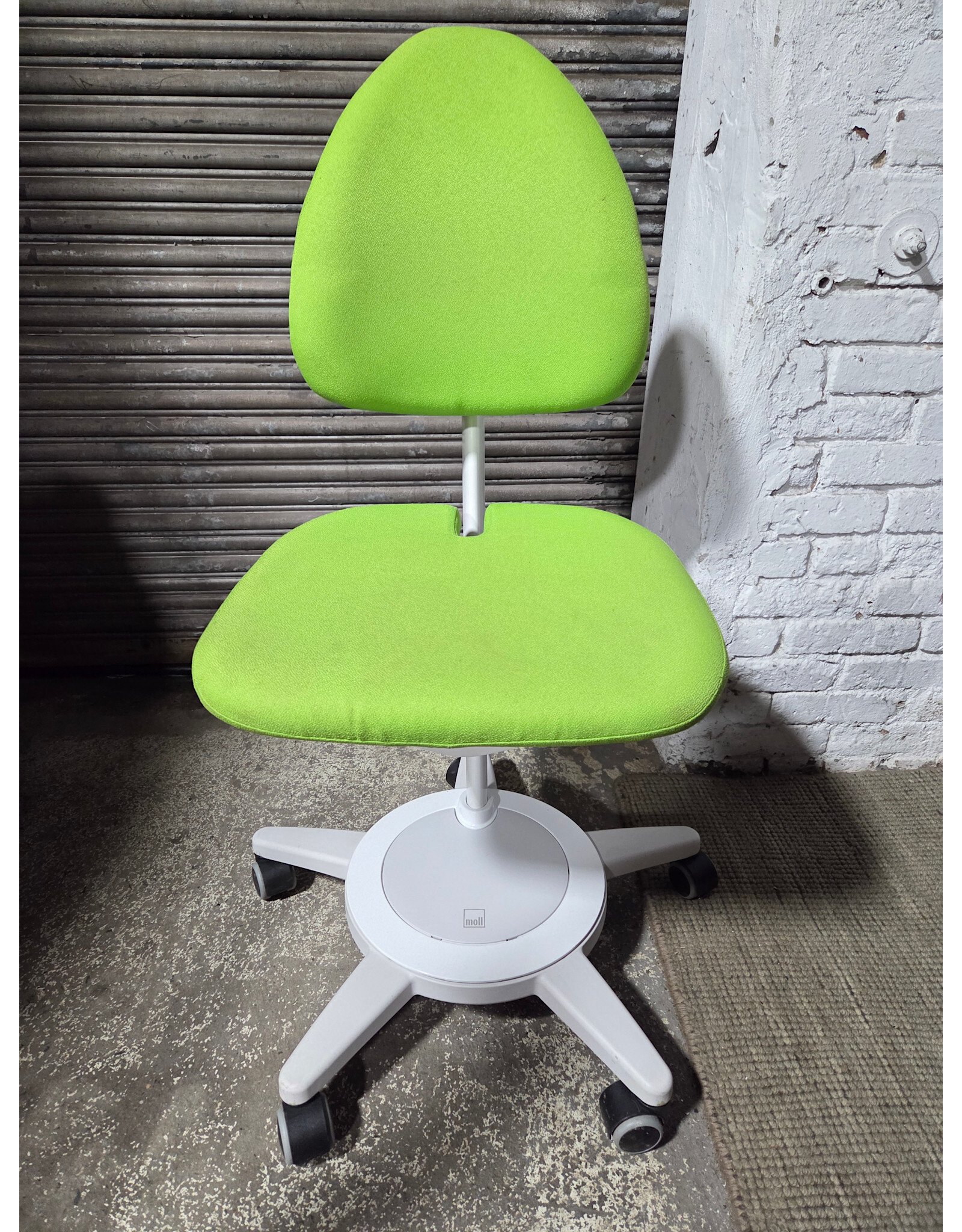 moll Maximo Lime Adjustable Office Chair