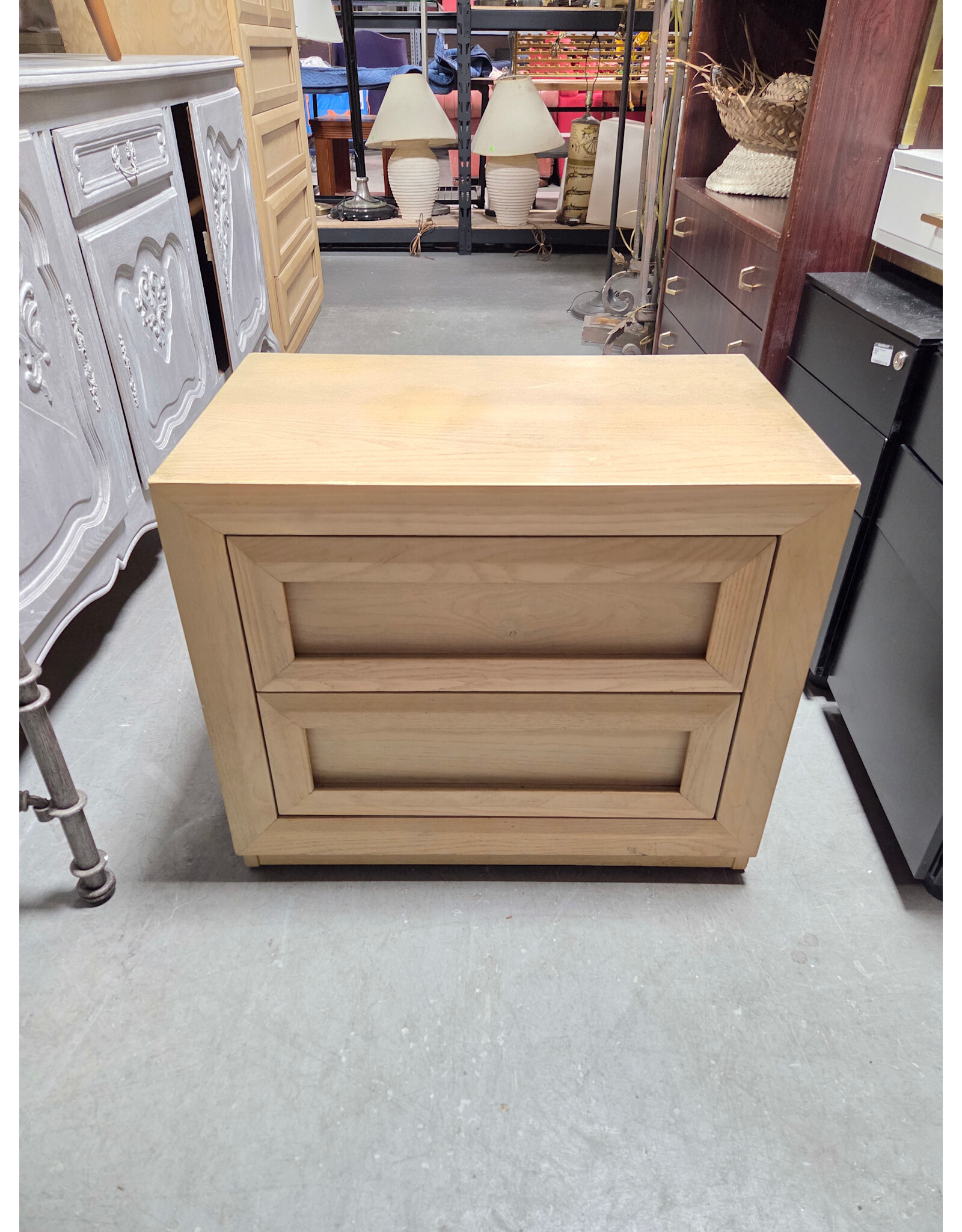 Thomasville Impressions 2-Drawer Nightstand