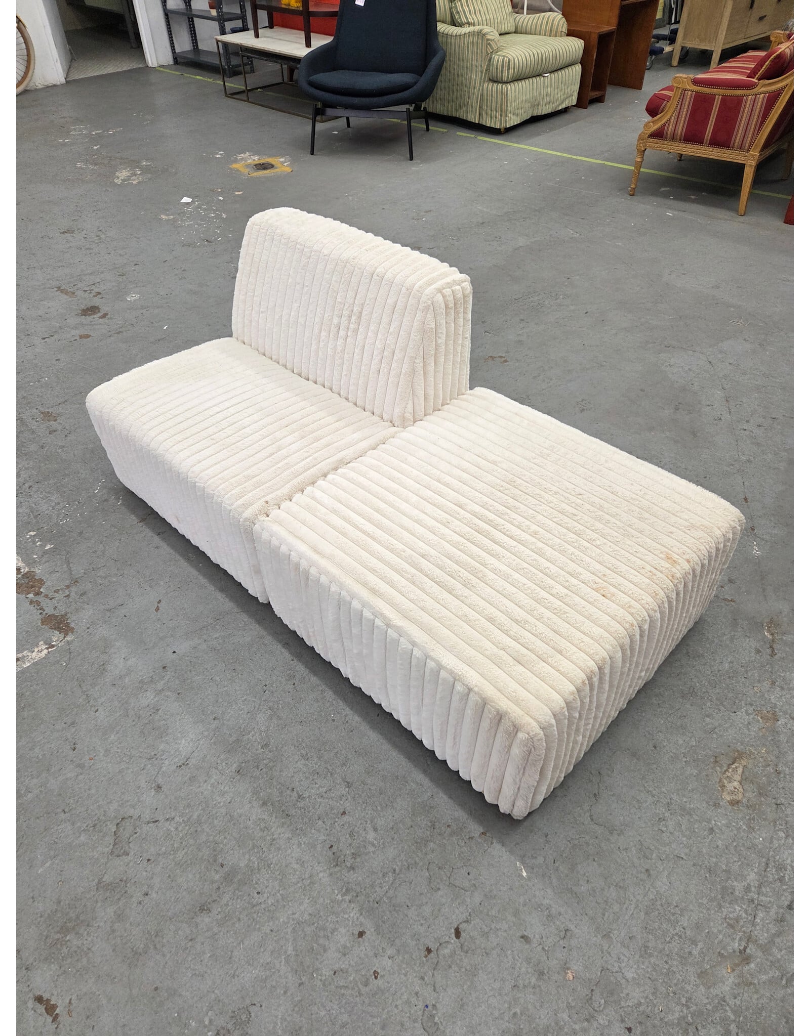 White Fuzzy Upholstered 2-Piece Sectional Seat