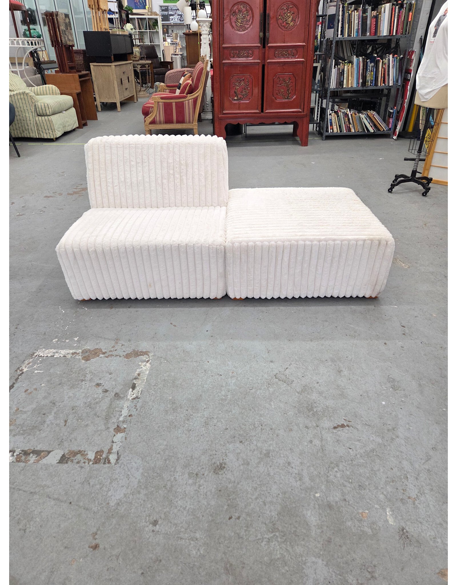 White Fuzzy Upholstered 2-Piece Sectional Seat