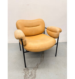 Bollo Lounge Chair by Fogia in Light Cognac Leather