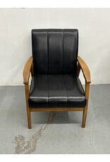Black Leather Lounge Chair