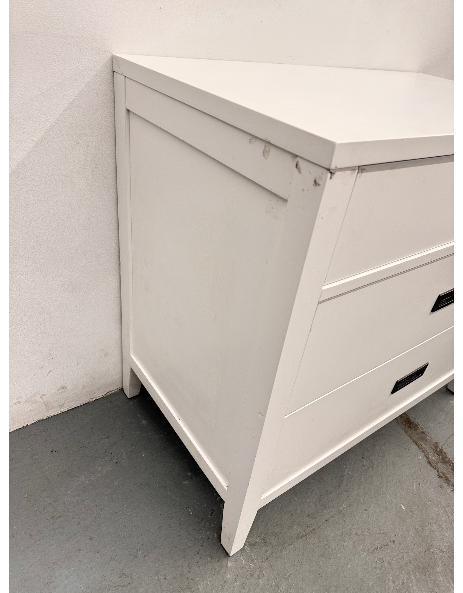 Annabelle 3-Drawer Bedside Nightstand