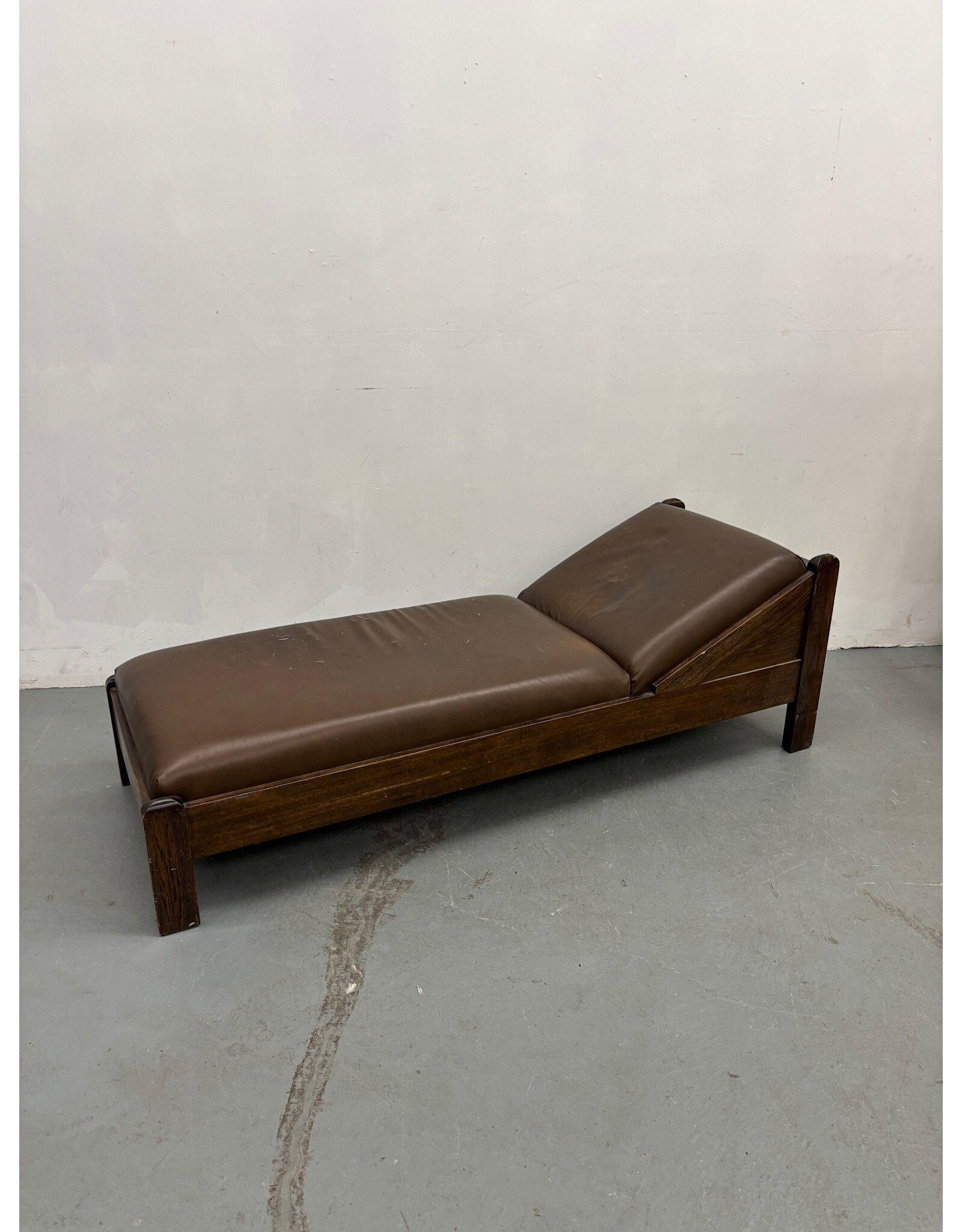 Stickley Style Arts & Crafts Leather and Oak Daybed