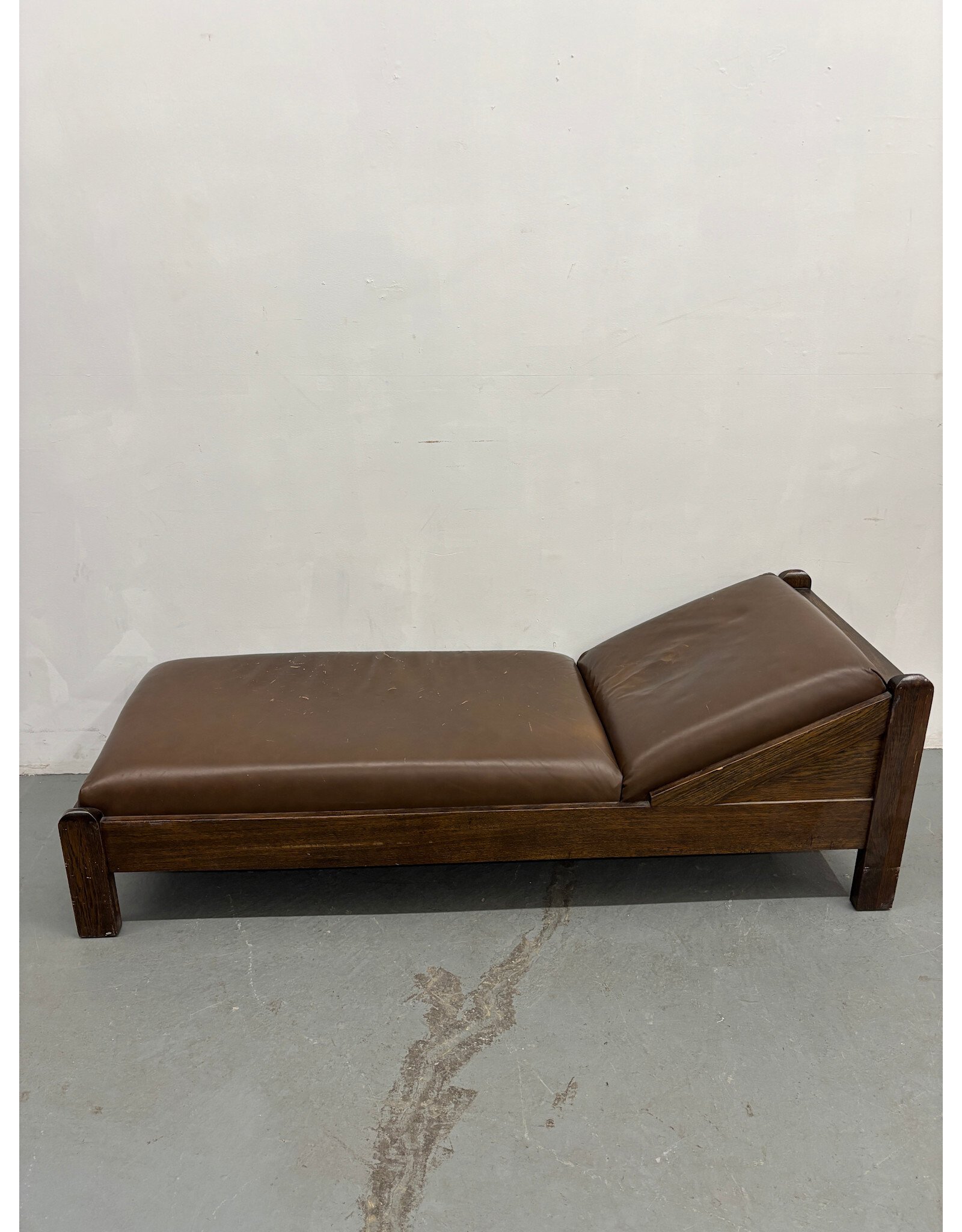 Stickley Style Arts & Crafts Leather and Oak Daybed