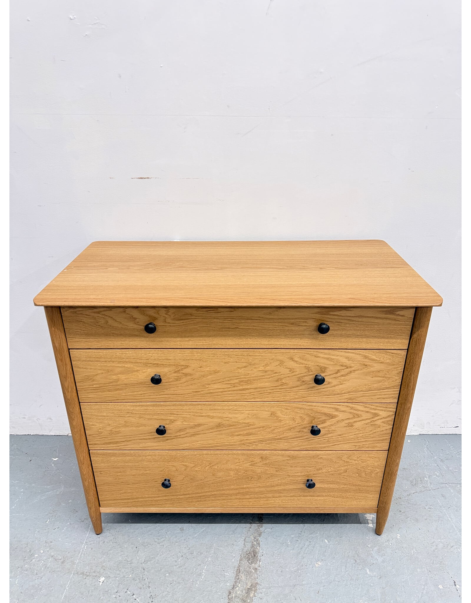 Modern Oak Wood 4-Drawer Dresser