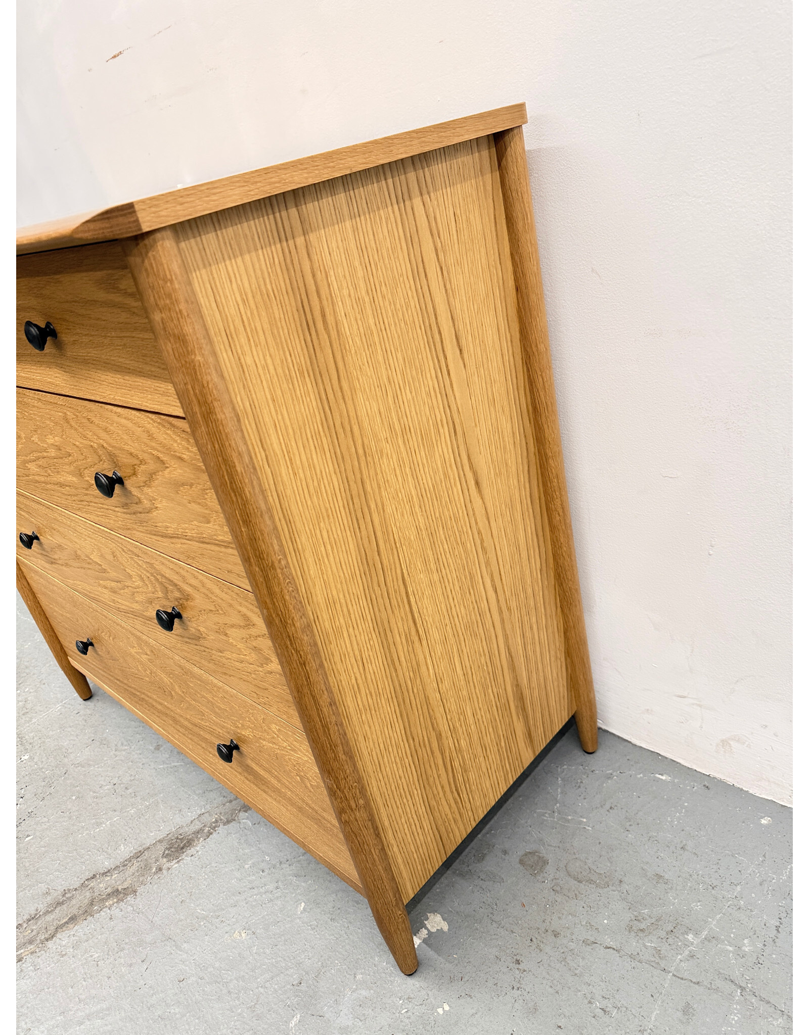 Modern Oak Wood 4-Drawer Dresser