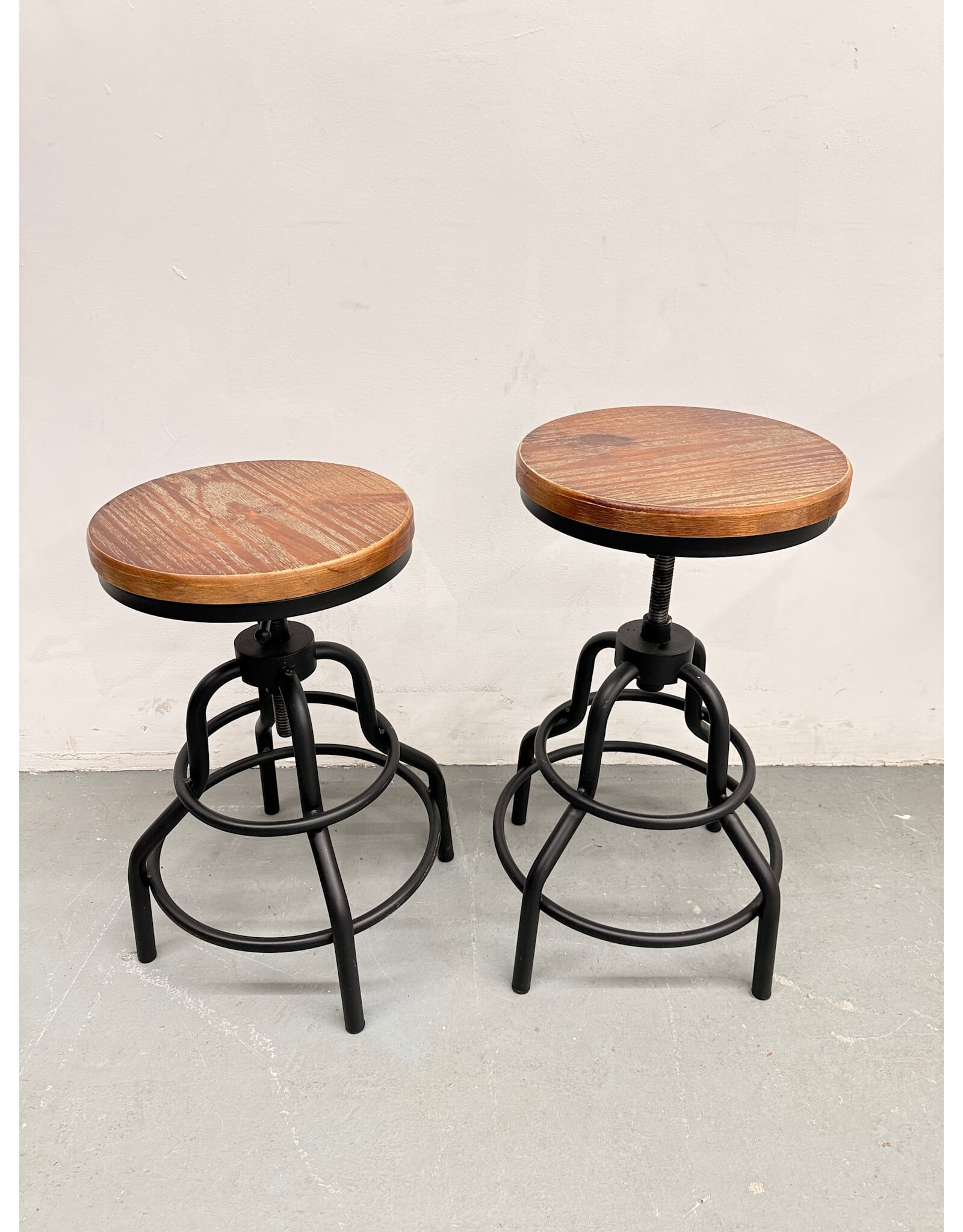 Adjustable Industrial Counter Stools
