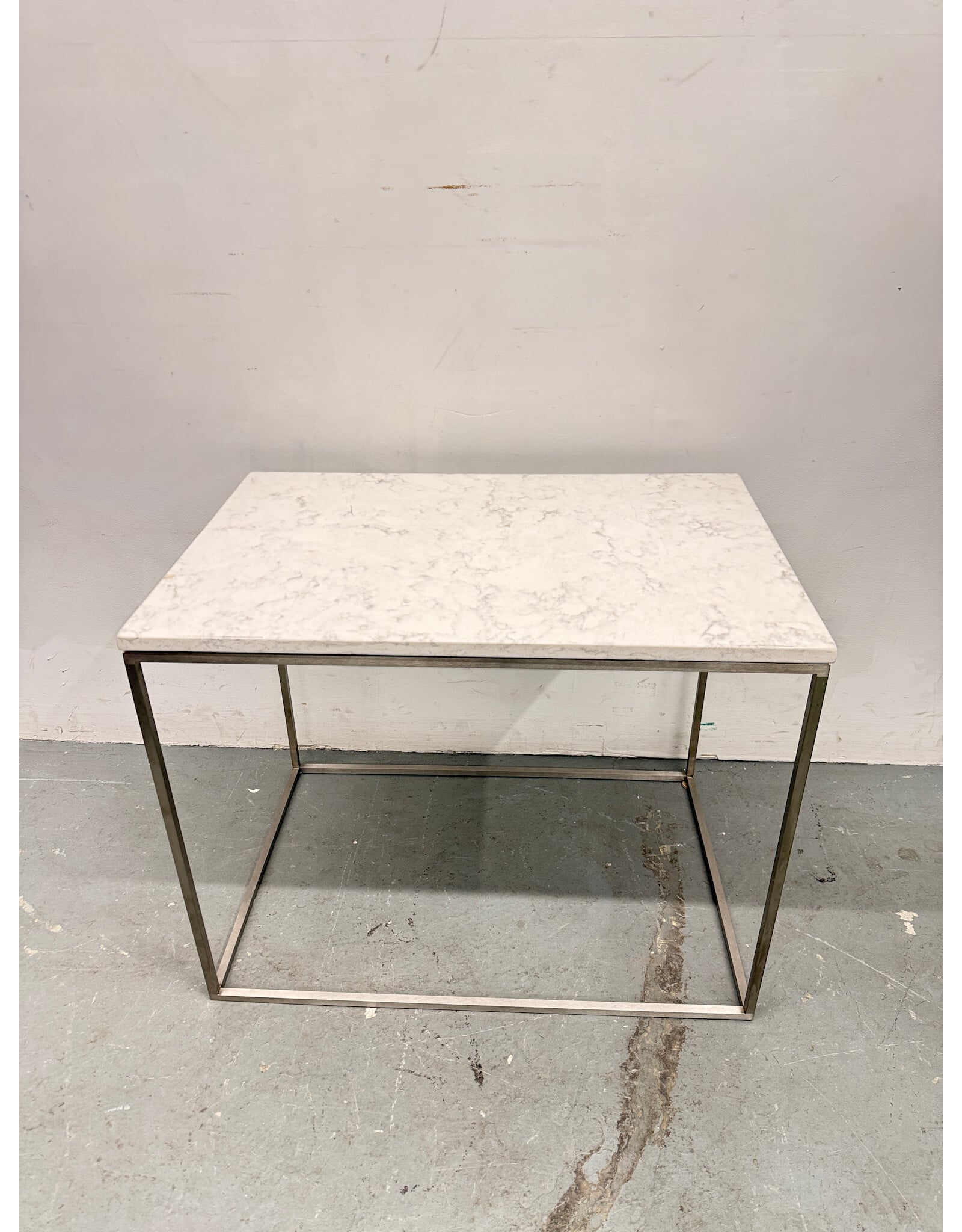 White Square Marble Table