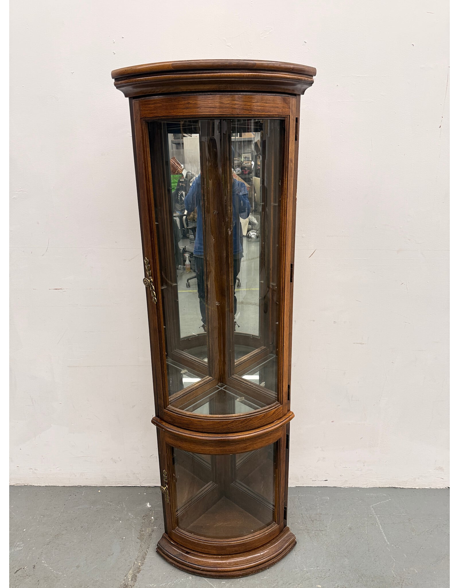 Antique Style Curio Corner Cabinet