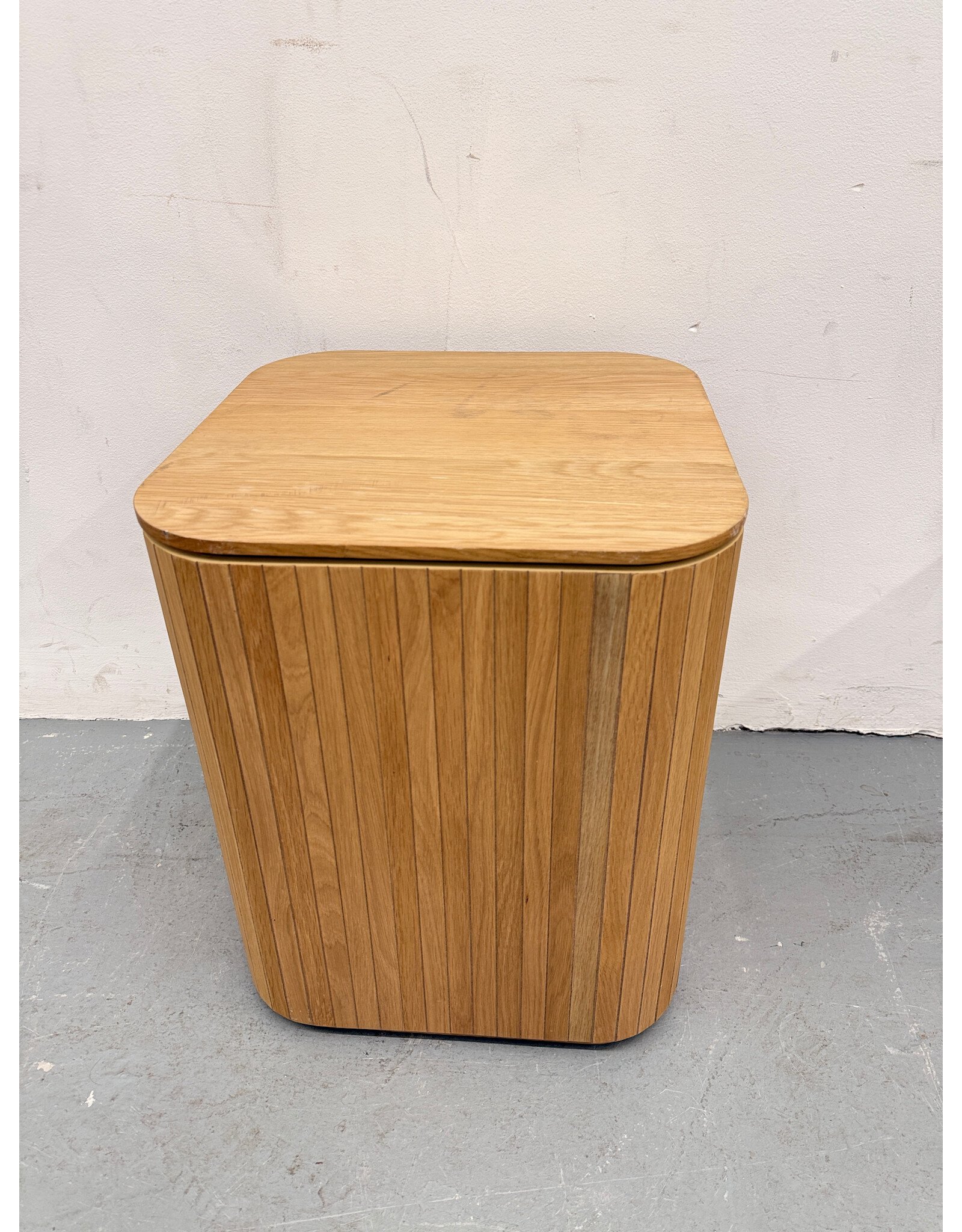 Palliser Style End Table