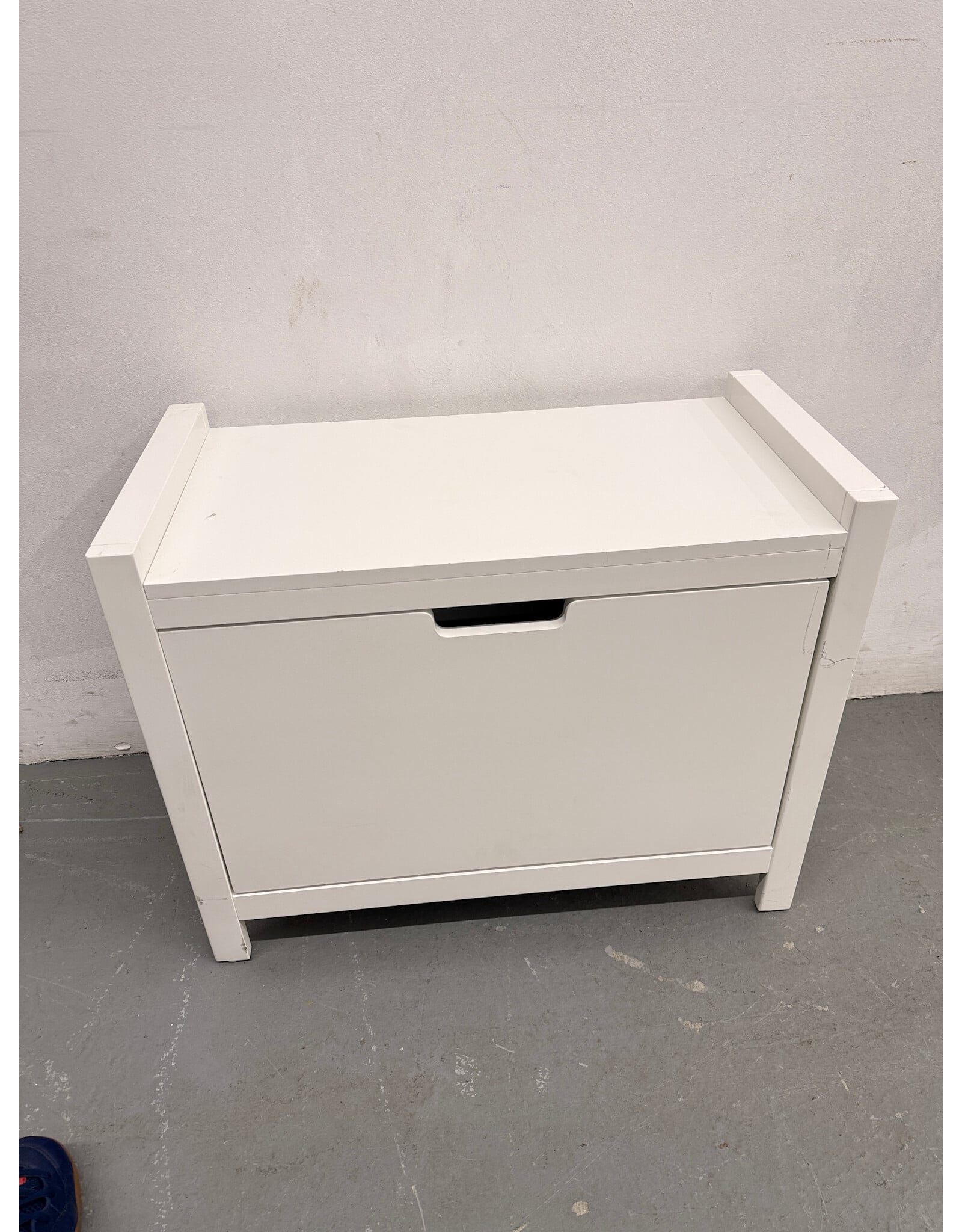 White Wooden Storage Bench