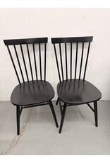 Modern Spindle Back Wood Dining Chair in Black