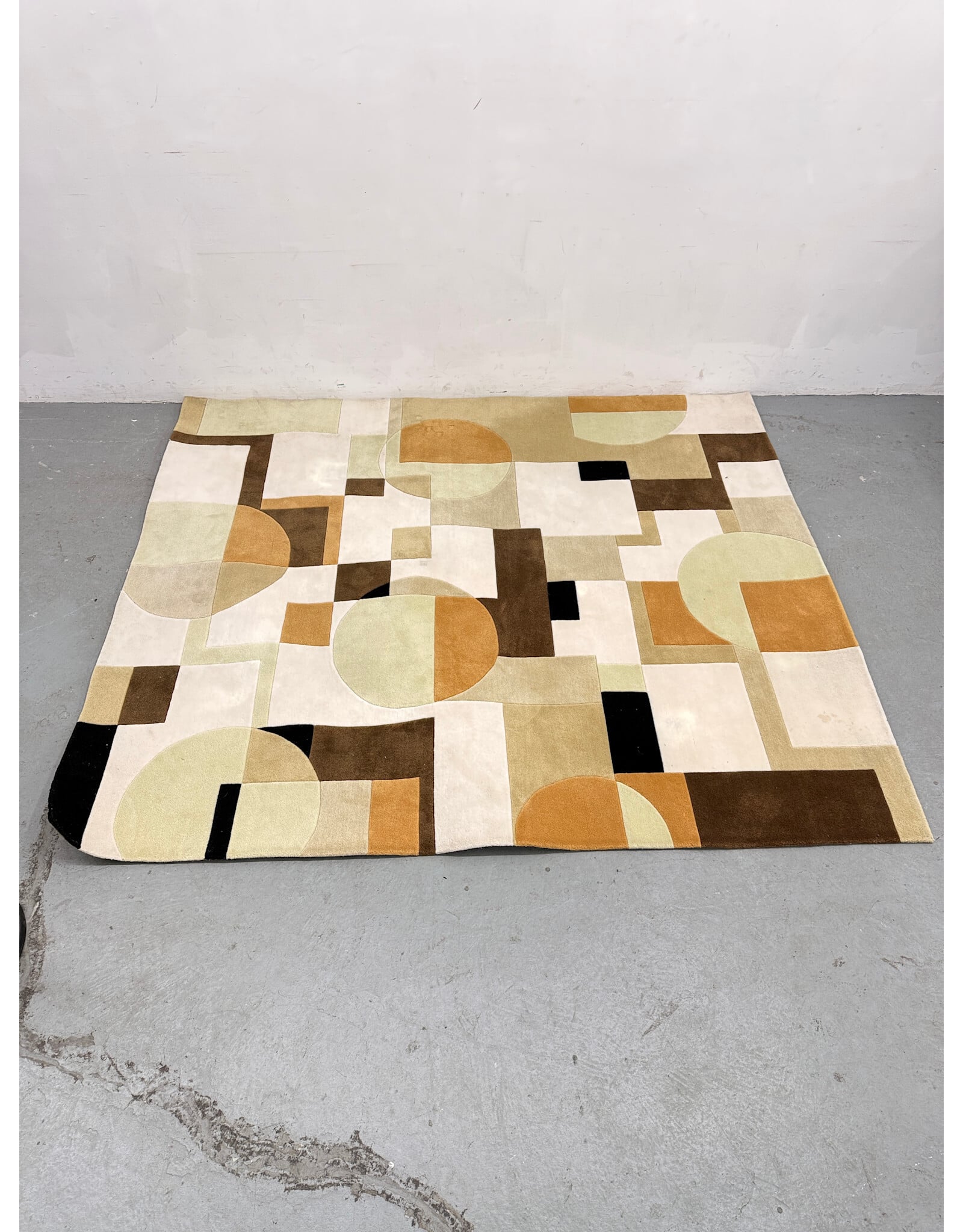 Hand Tufted Nylon Rectangular Geometric Area Rug
