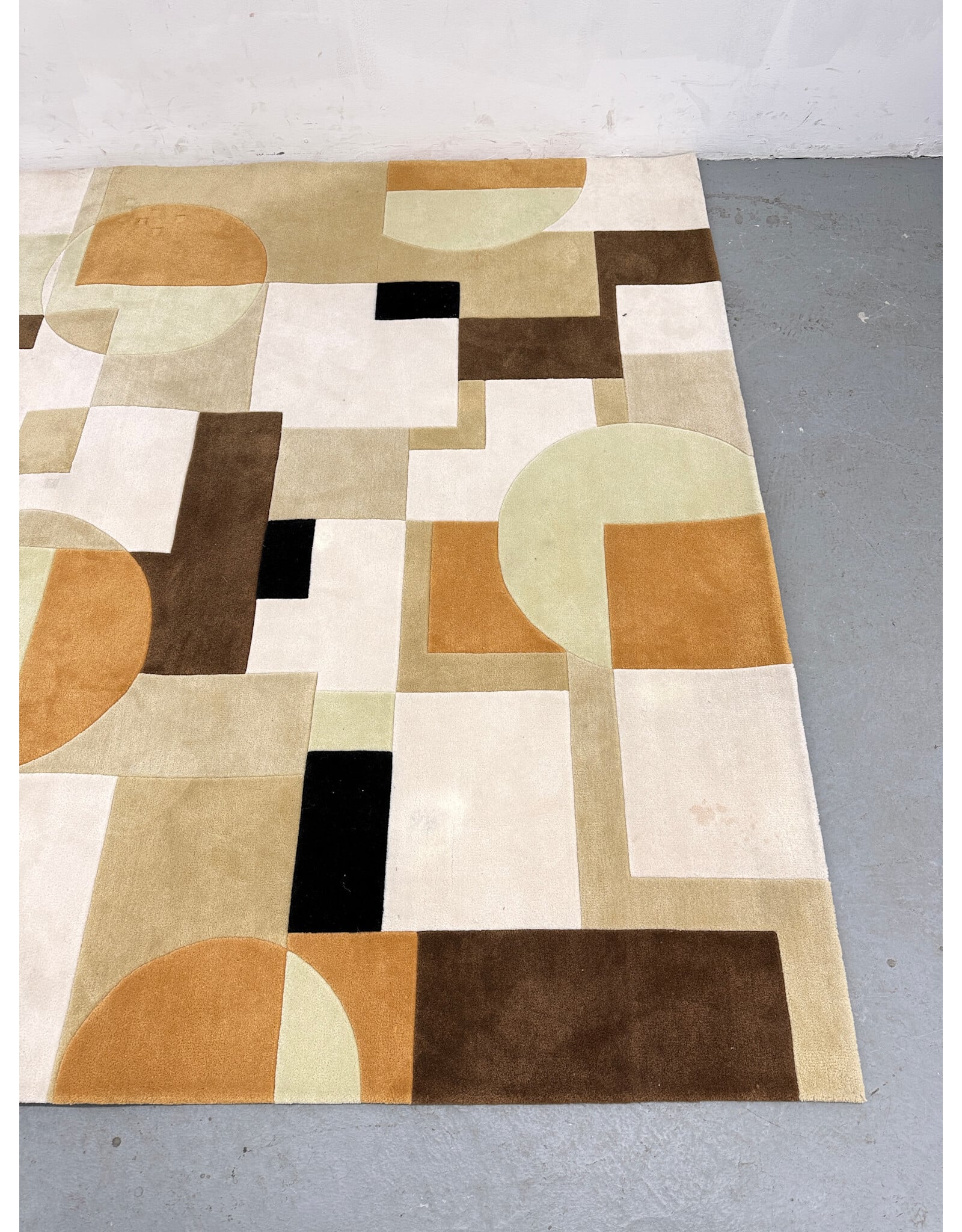 Hand Tufted Nylon Rectangular Geometric Area Rug