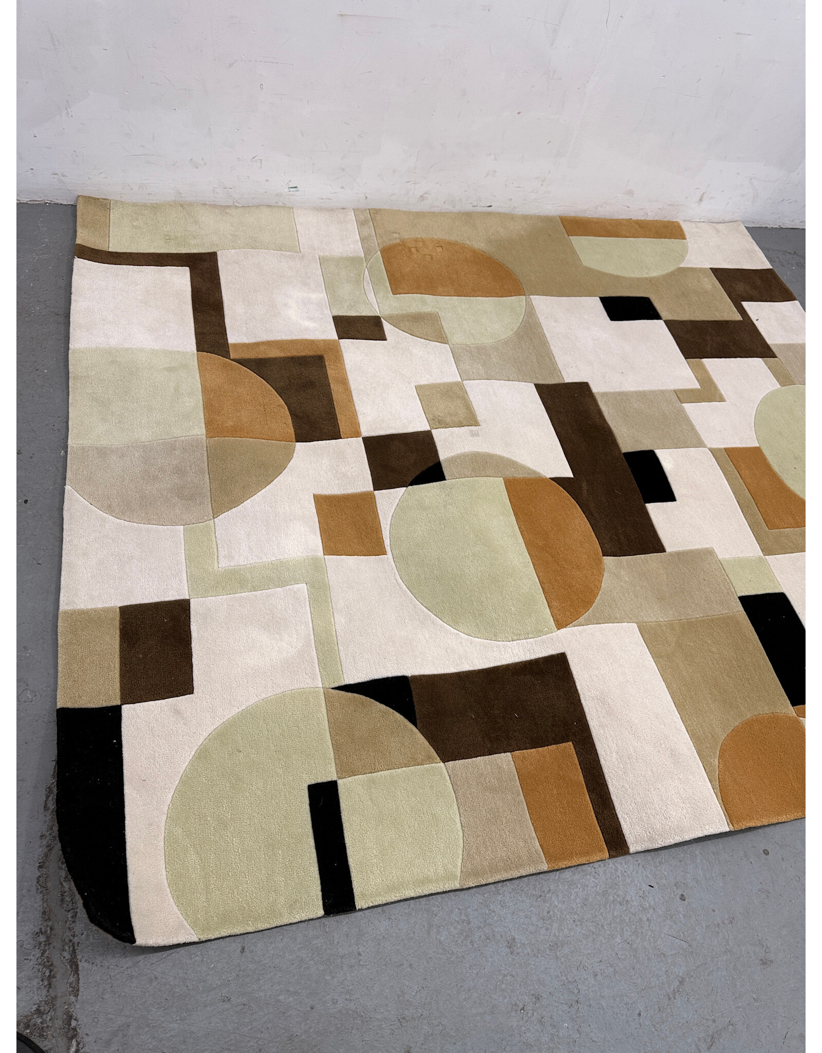 Hand Tufted Nylon Rectangular Geometric Area Rug