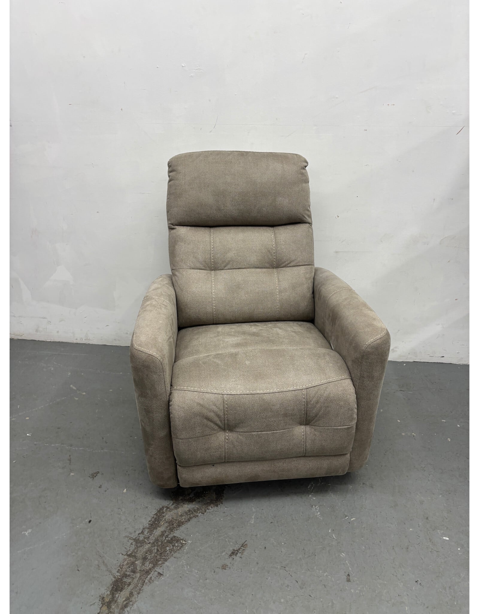 Slow Mo Rocker Recliner