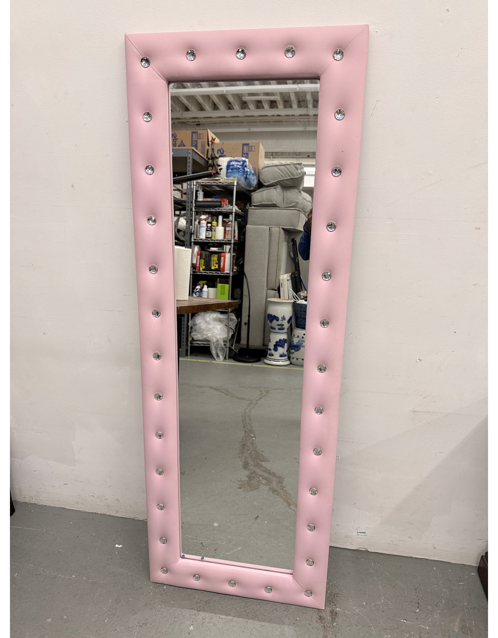 Naomi Tufted Standing Pink Mirror