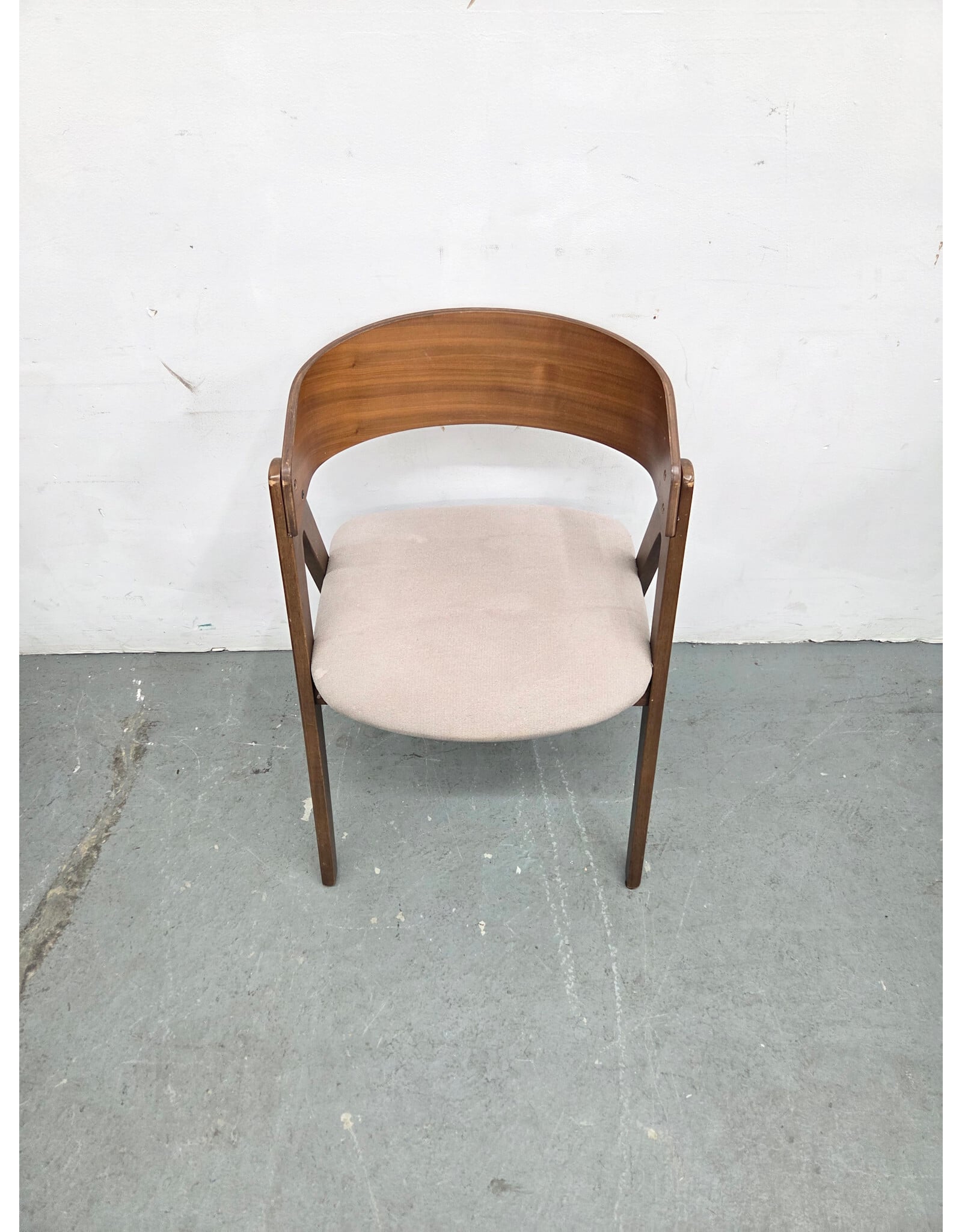 Baxton Studio Curveback Dining Chair
