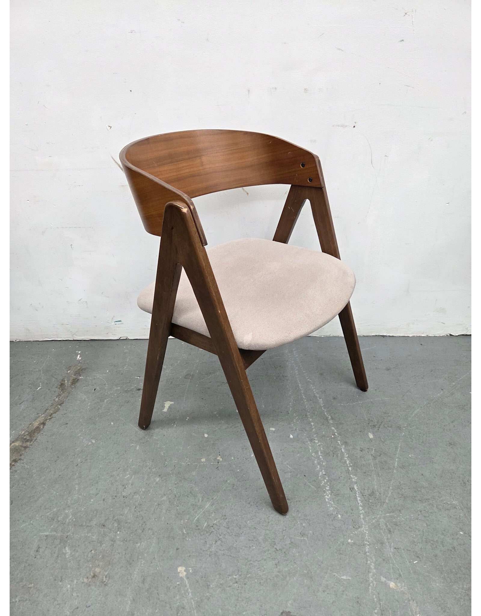 Baxton Studio Curveback Dining Chair