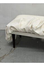 Upskirt bench