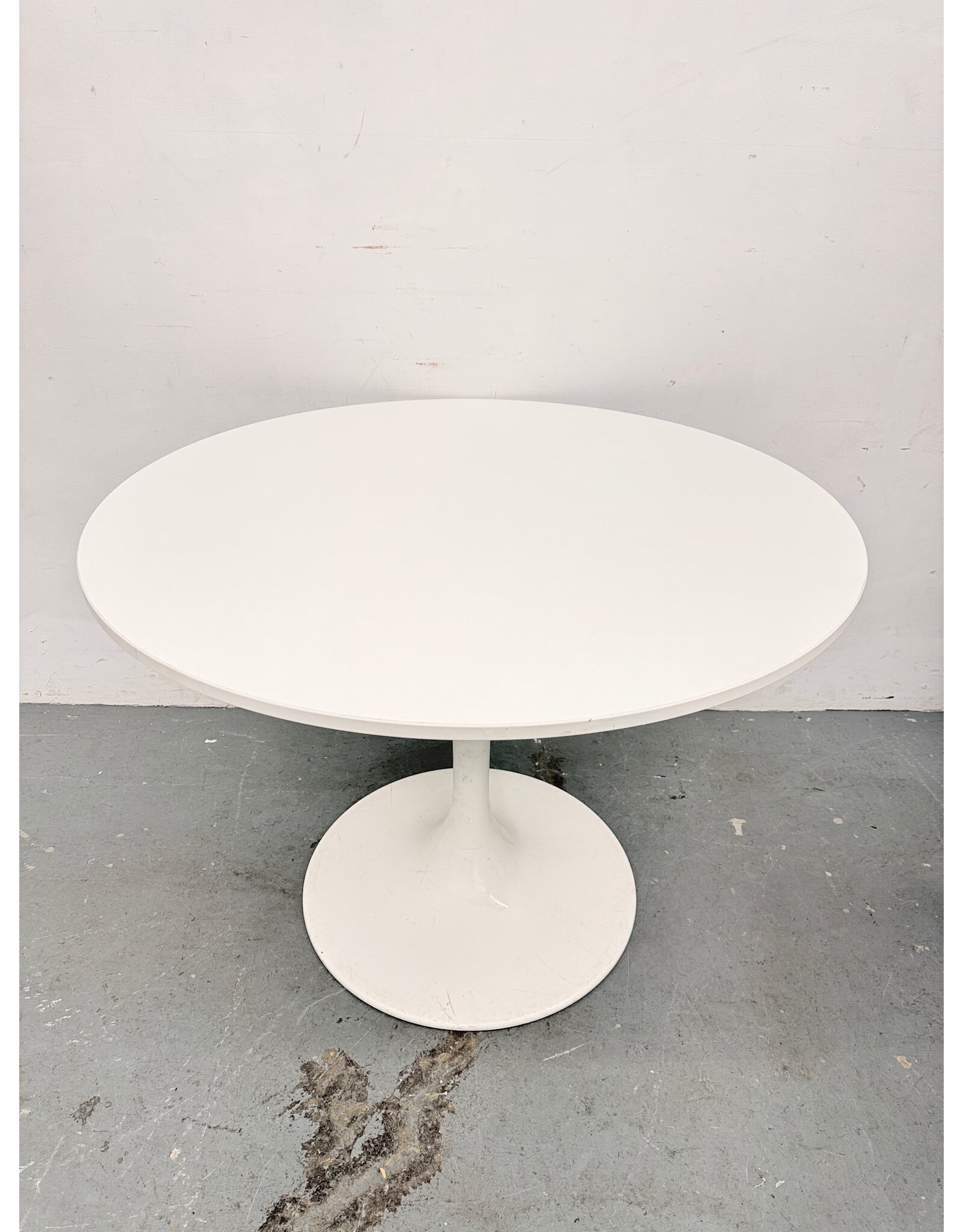 white Mid-Century Modern Tulip style dining table