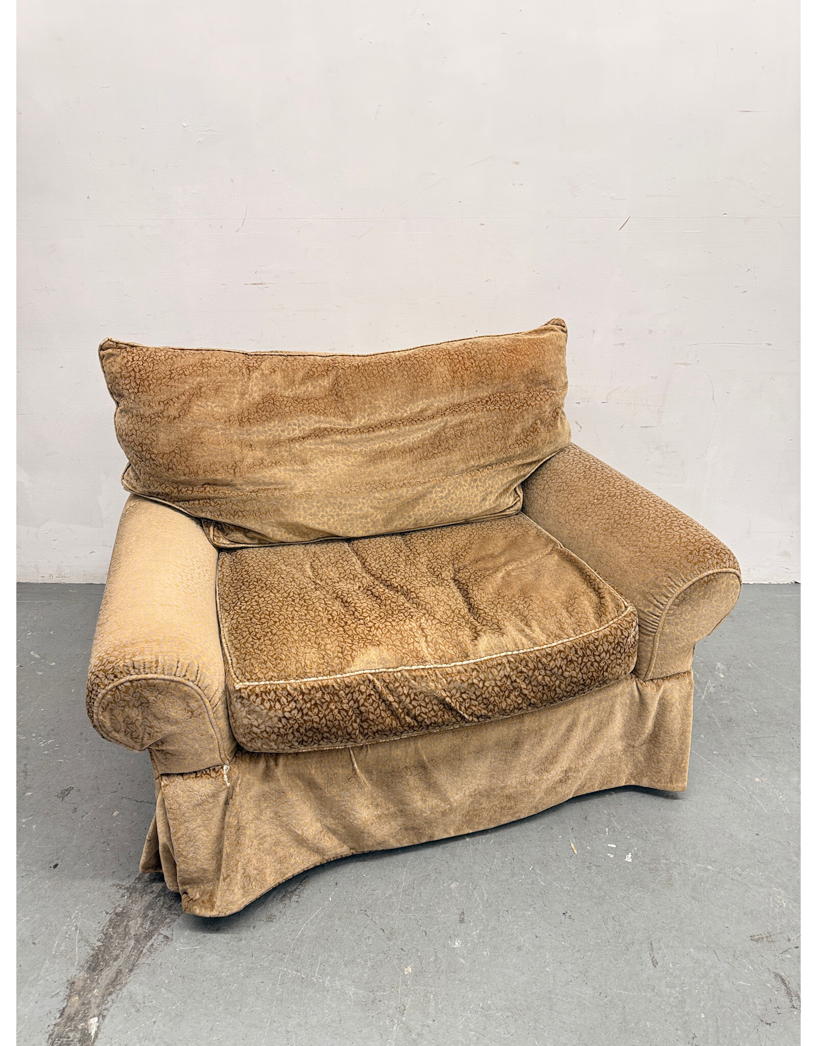 Upholstered Vine Print Loveseat