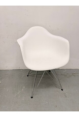 Eames Replica Armchair w/Eiffel Tower Base