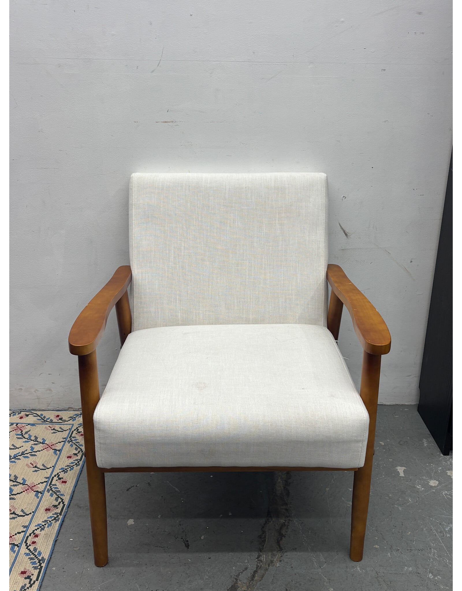 Linen Modern Style Lounge Chair