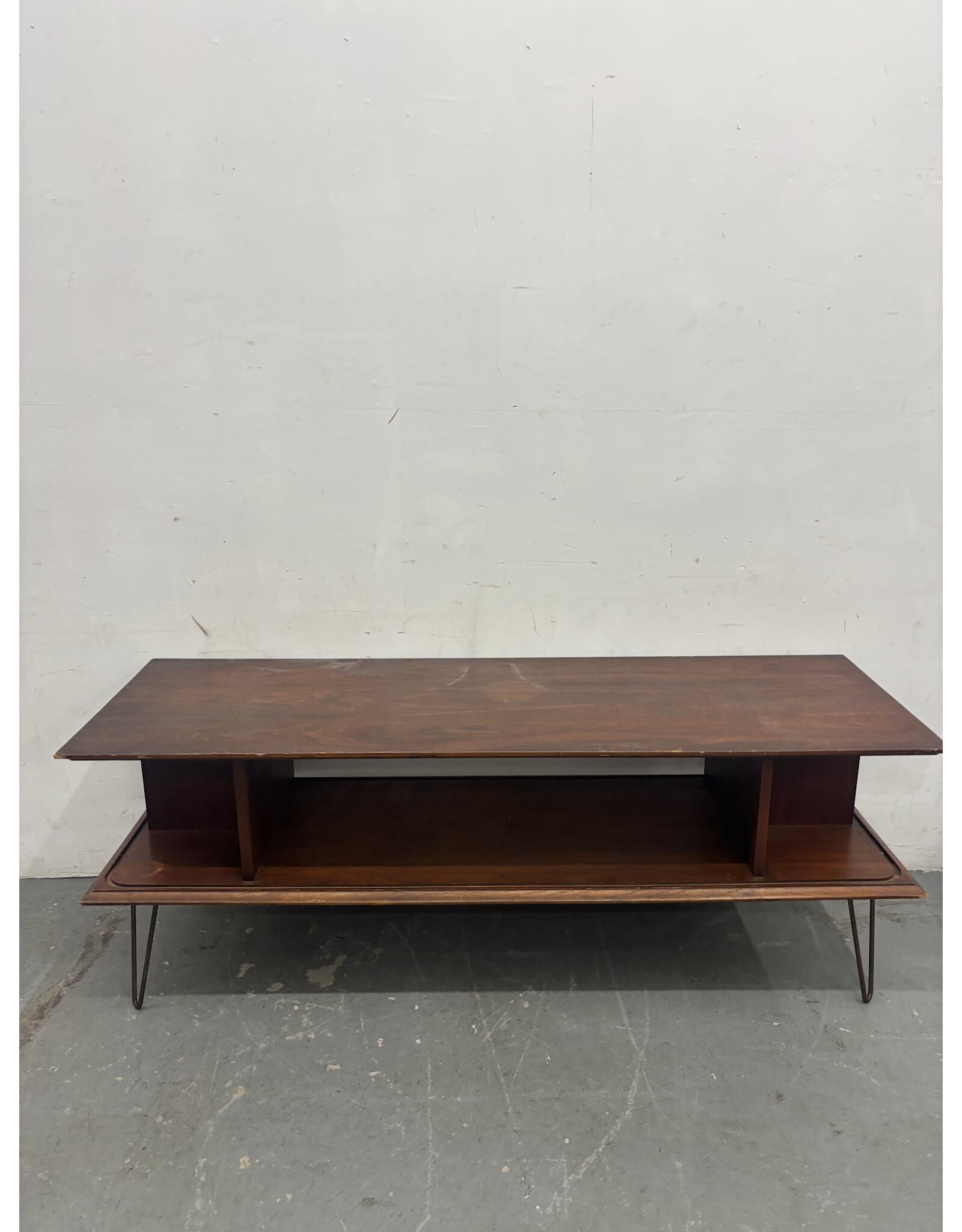 Lane Furniture Hairpin Leg Tiered Coffee Table