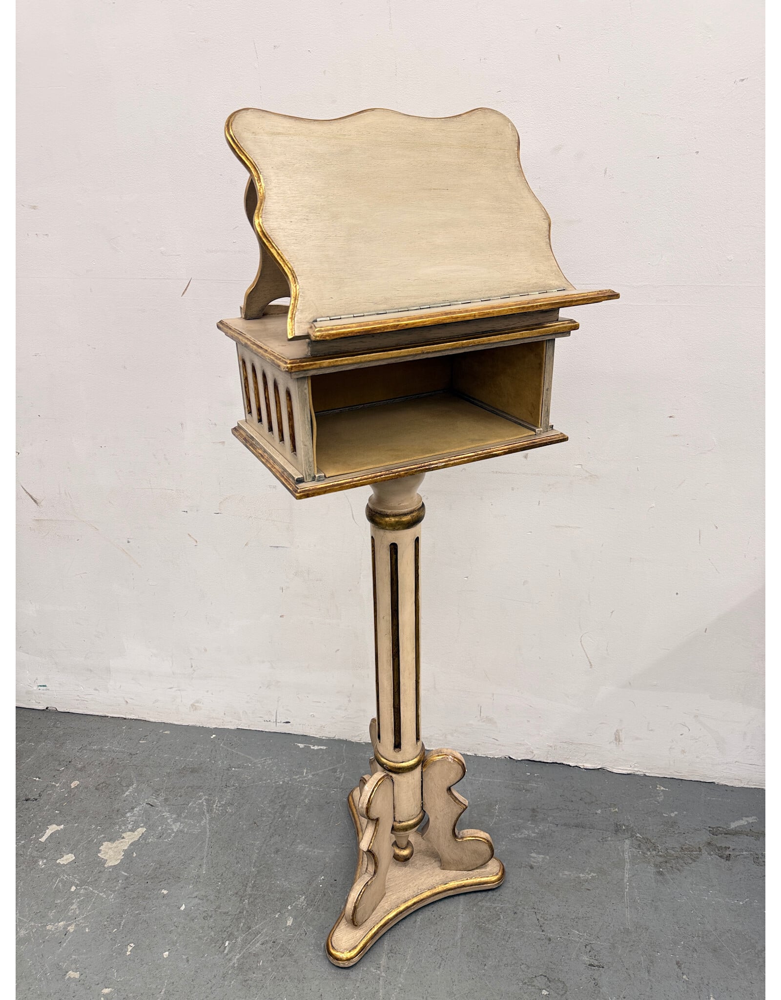 Saint James Seashell Antique French Music Stand
