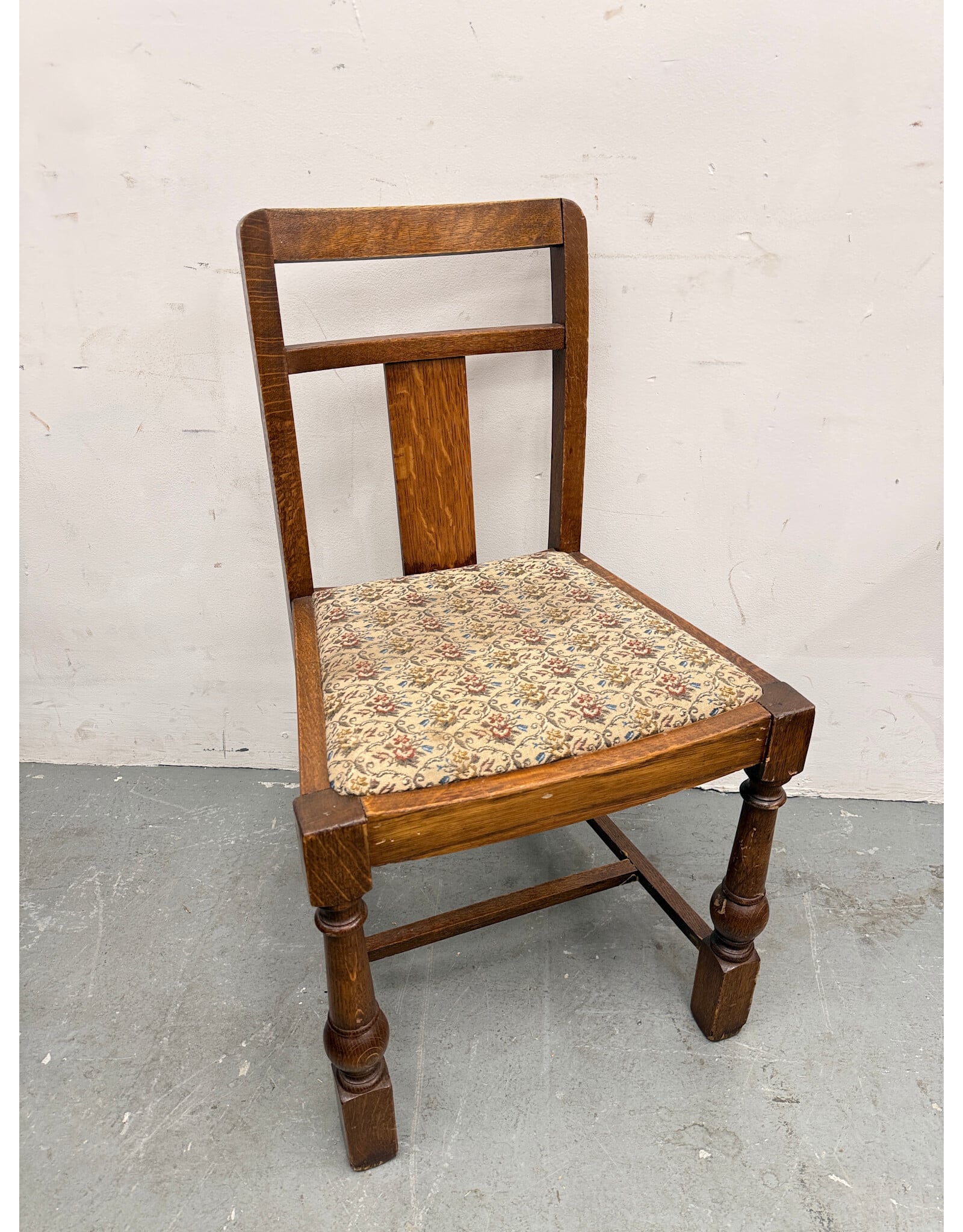 Arts & Crafts Style Chair