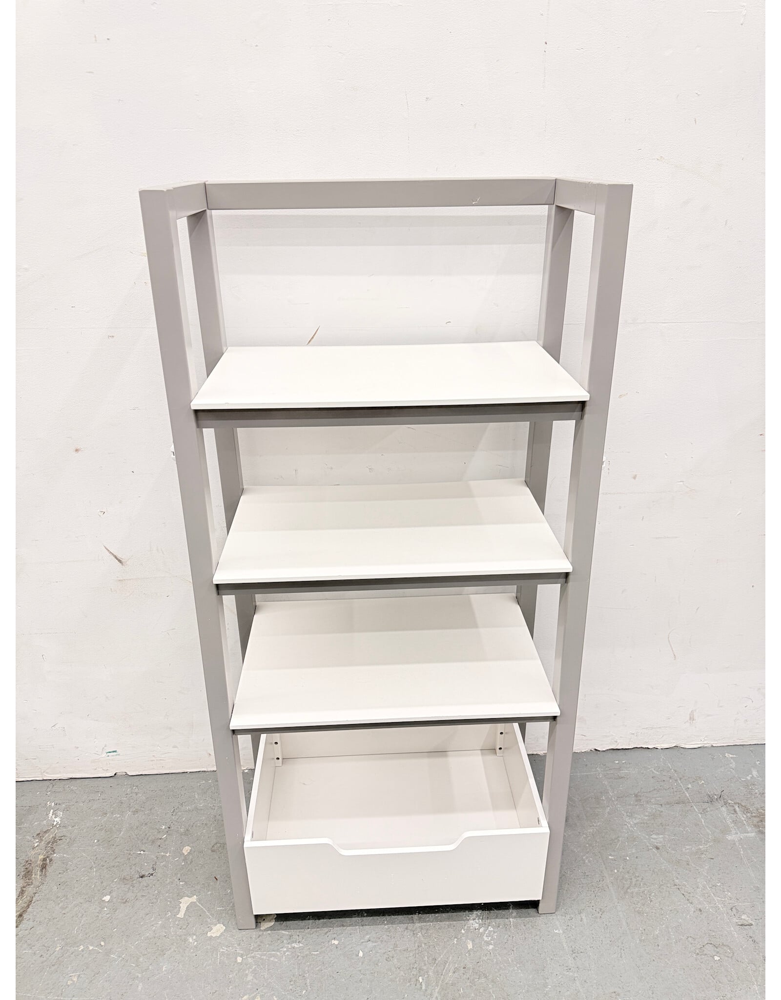 Gateway Ladder Shelf