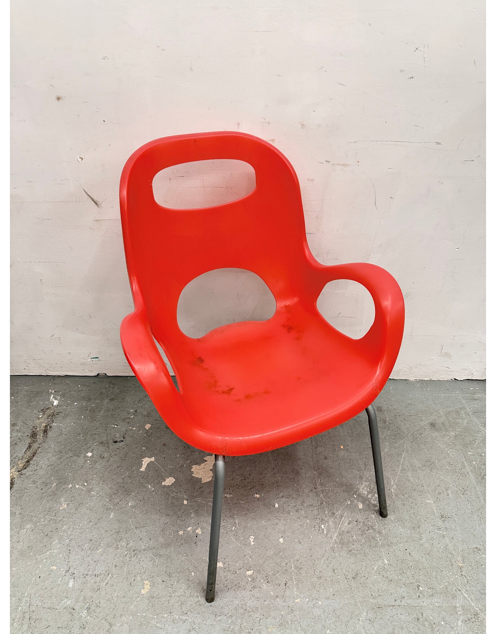 Red Umbra Oh Chair