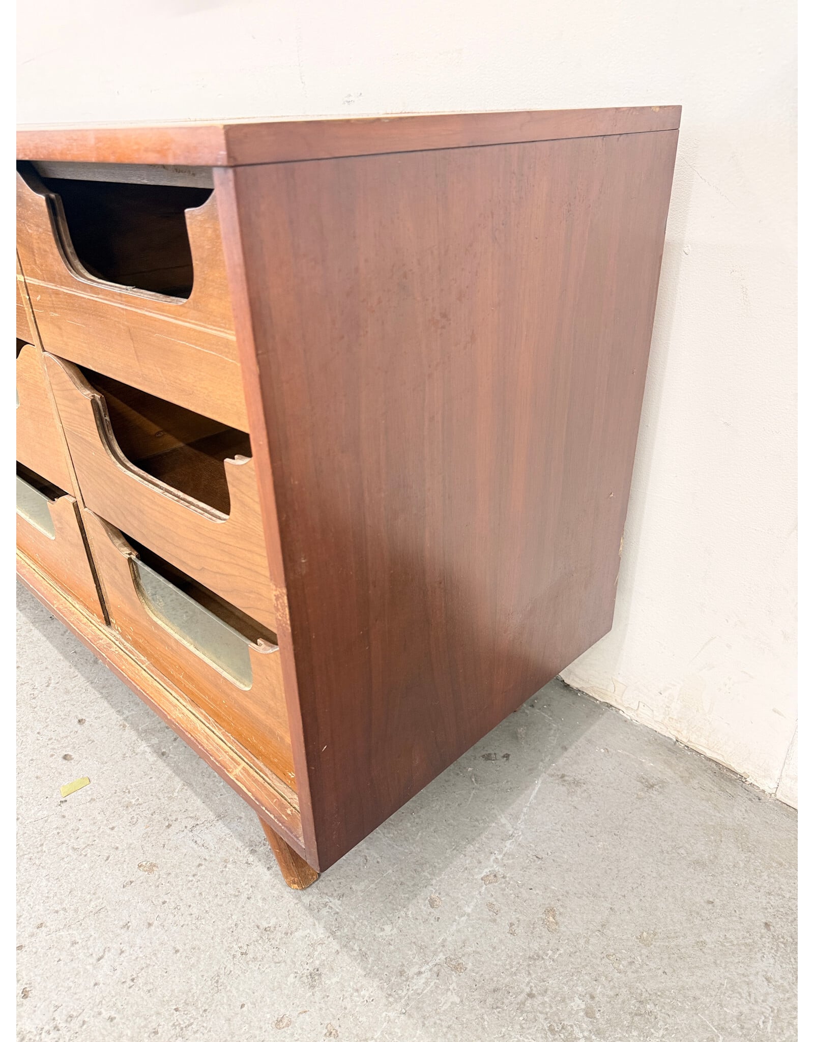 Young Manufacturing MCM 9 Drawer Lowboy Dresser