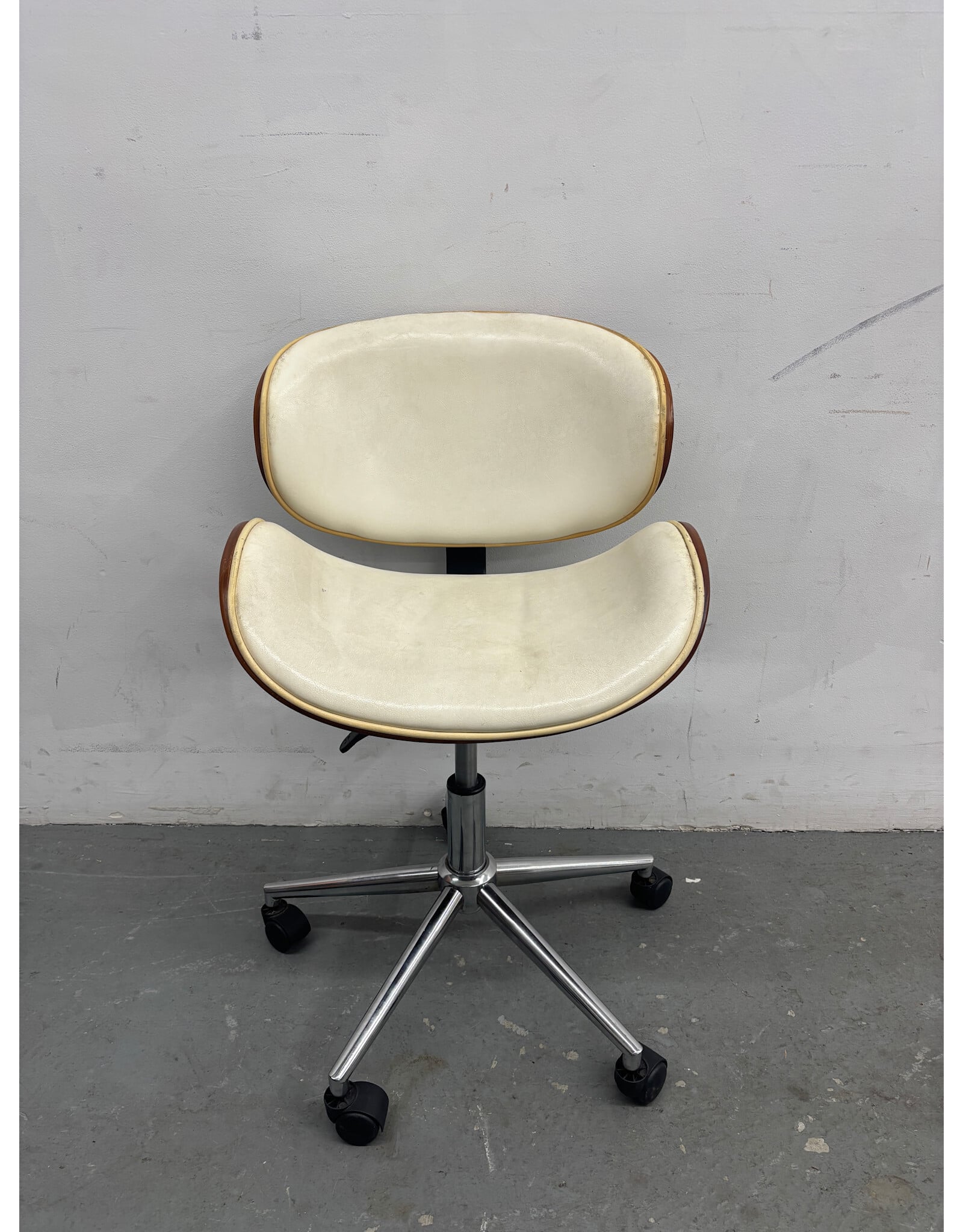 Modern Curved Back Office Chair