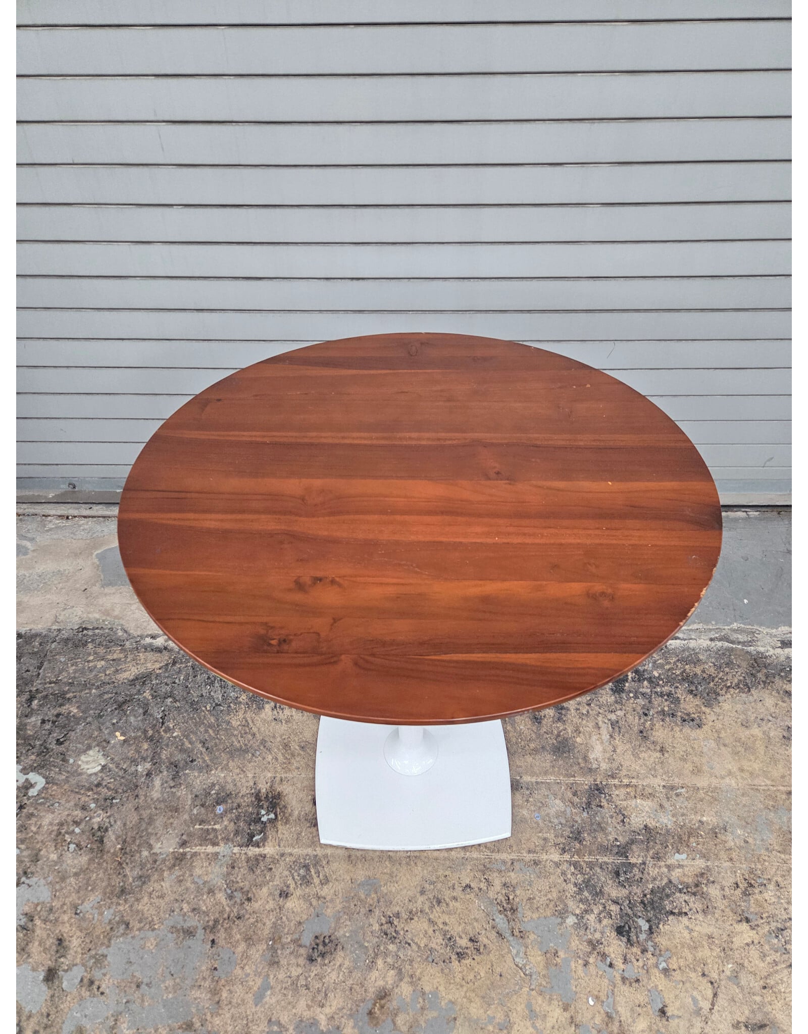 Round Wooden Top with Metal Base Dining Table