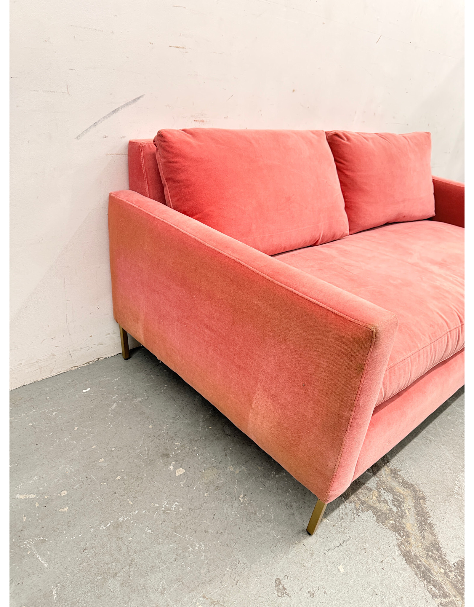 Soho Modern Pink Velvet Loveseat