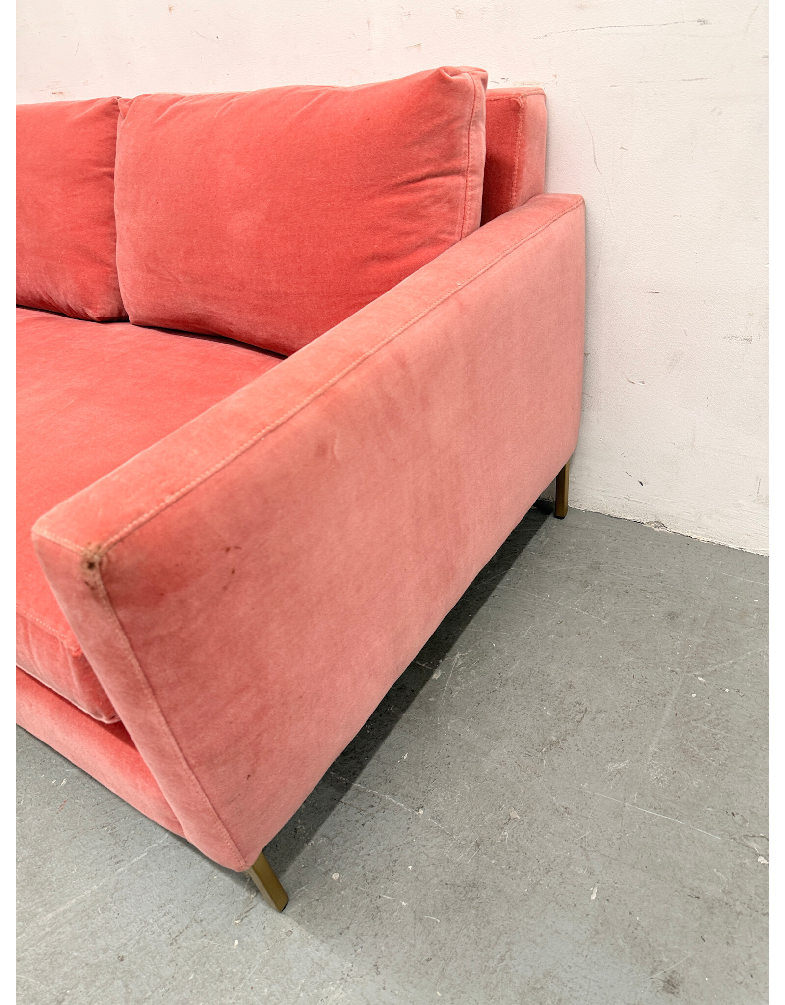 Soho Modern Pink Velvet Loveseat