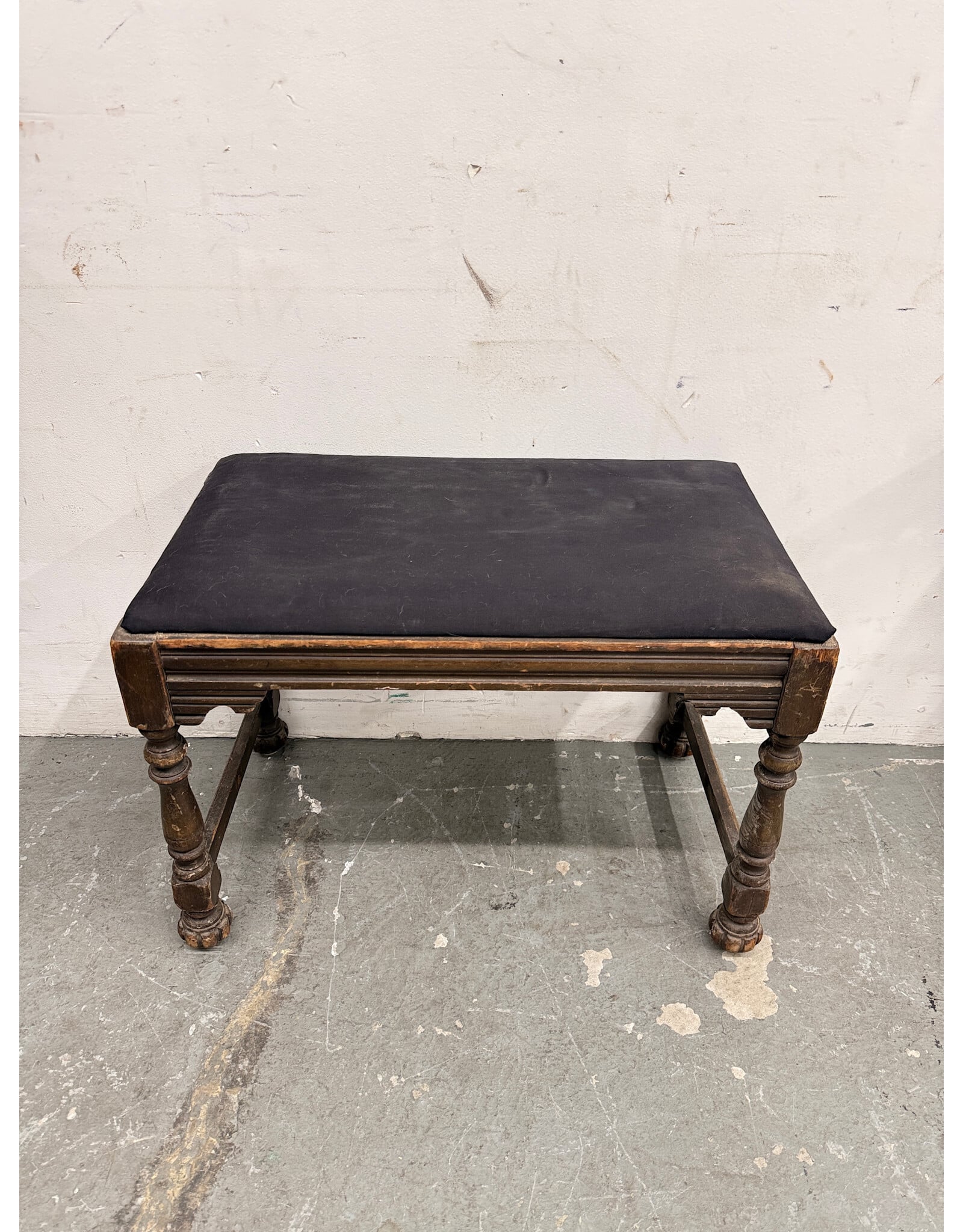 Antique Style Wooden Piano Bench