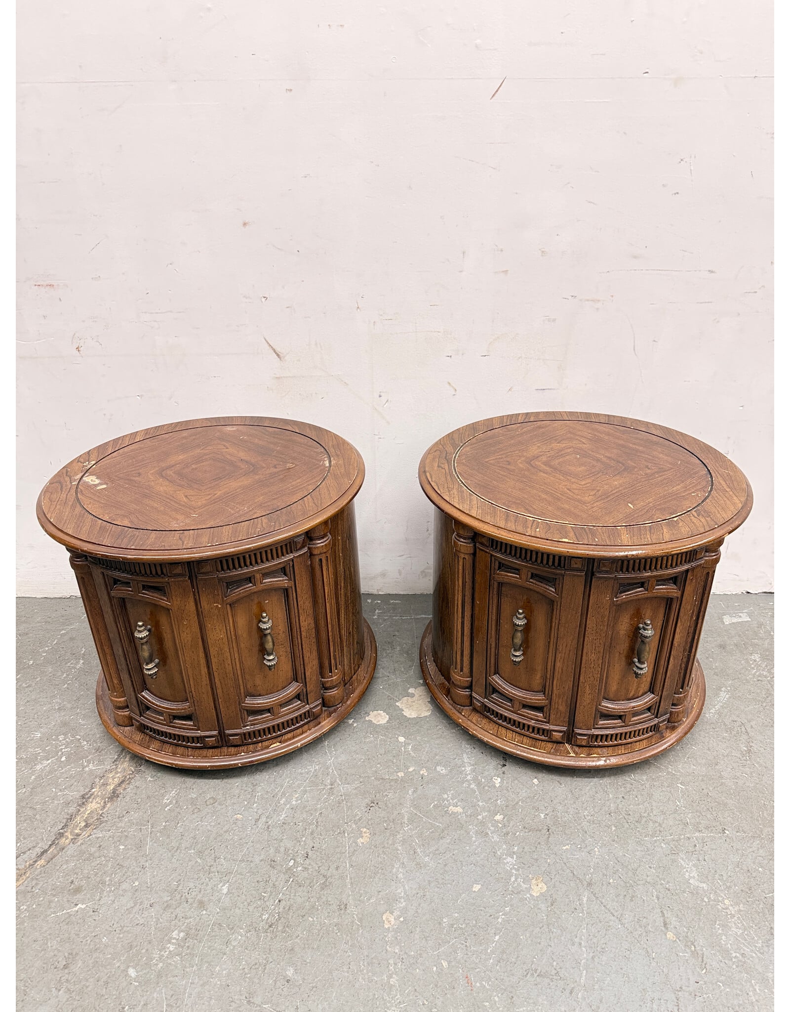Vintage Style Drum Wood End Table with Storage