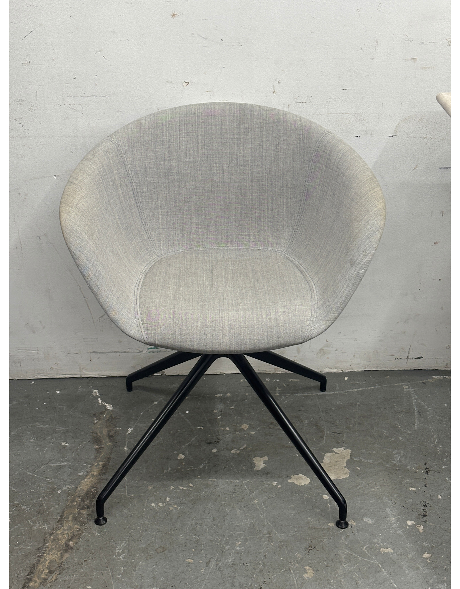 Arper Duna Swivel Armchair