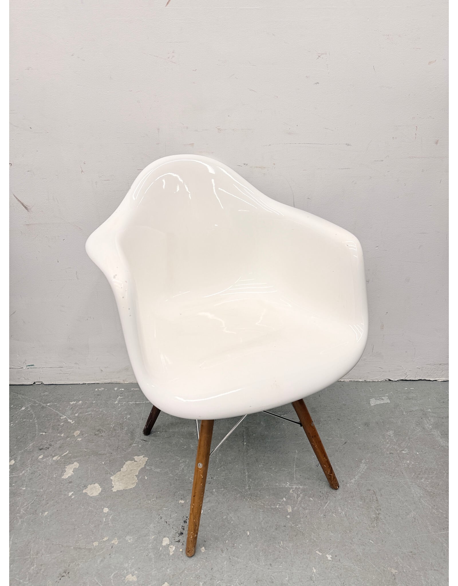 Eames-Style Fiberglass Armchair